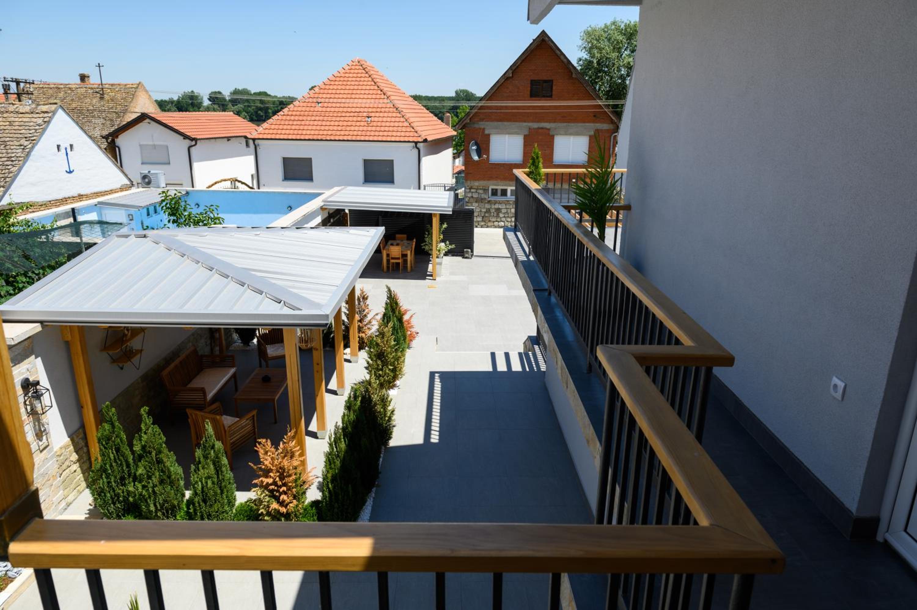 Bella Apartments