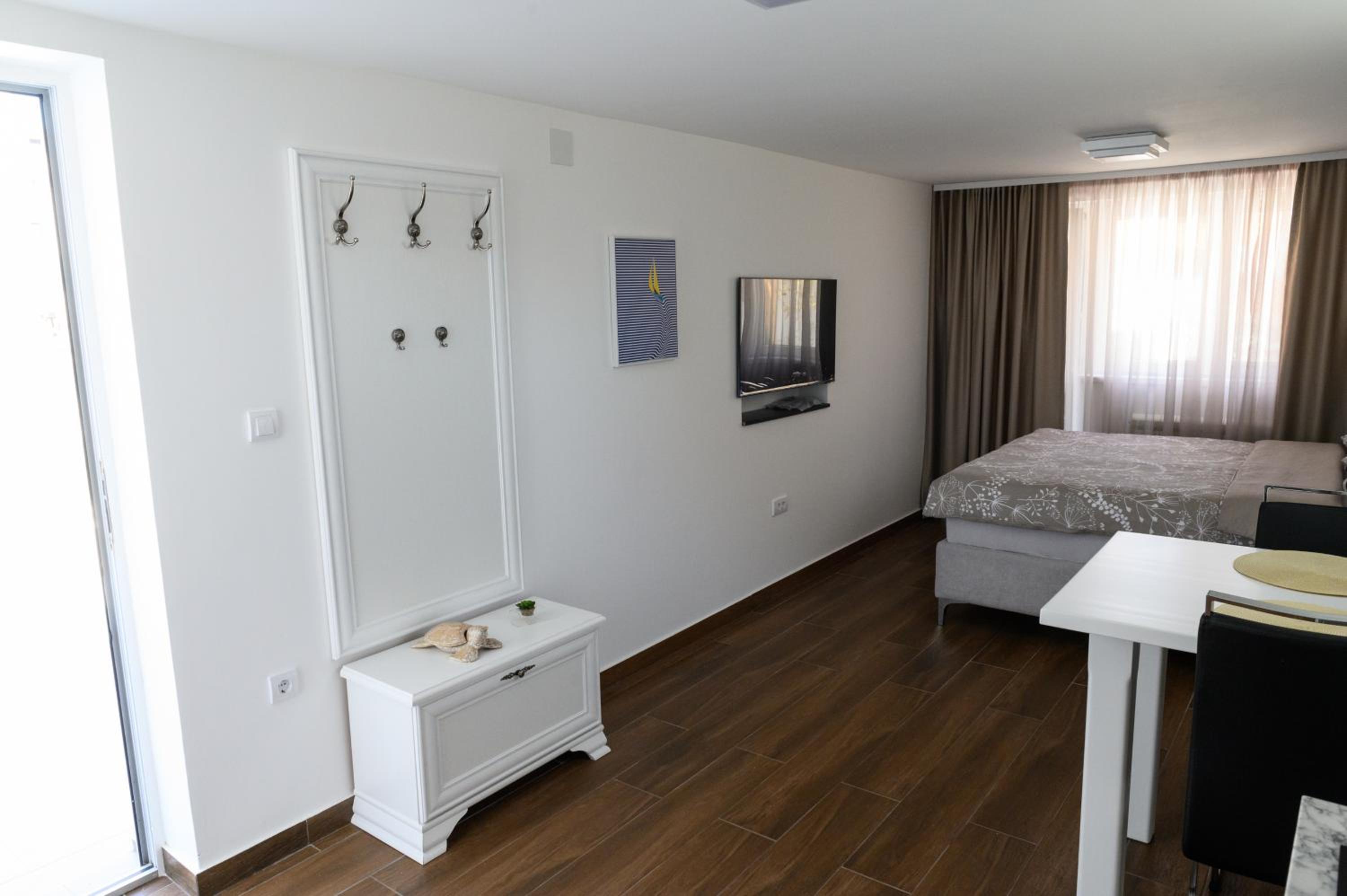 Bella Apartments