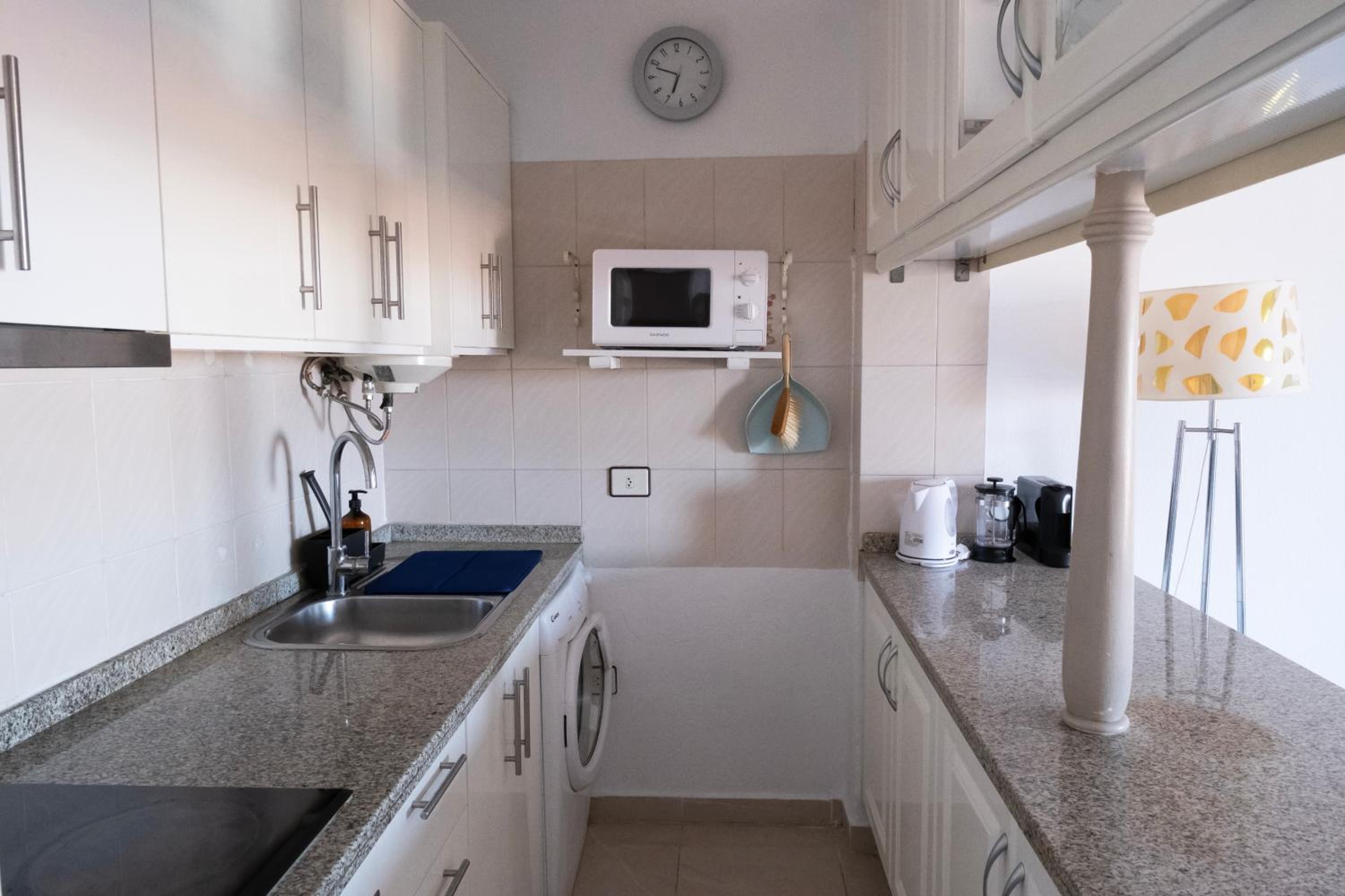 Charming Apartment with Balcony - Heart of Los Cristianos view 3