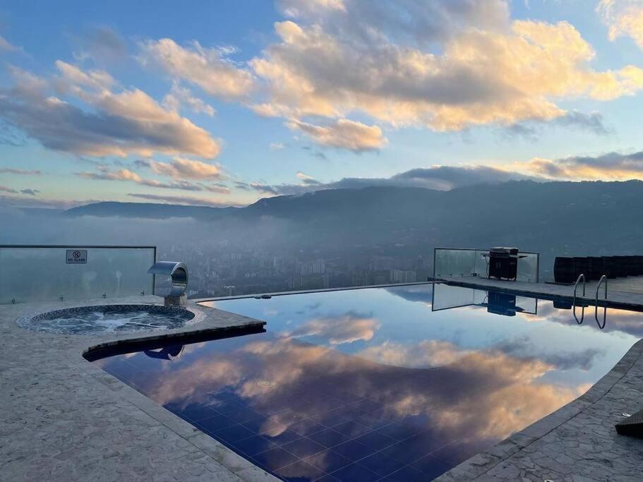 Glass Mansion Breathtaking 180 Panoramic View view 4