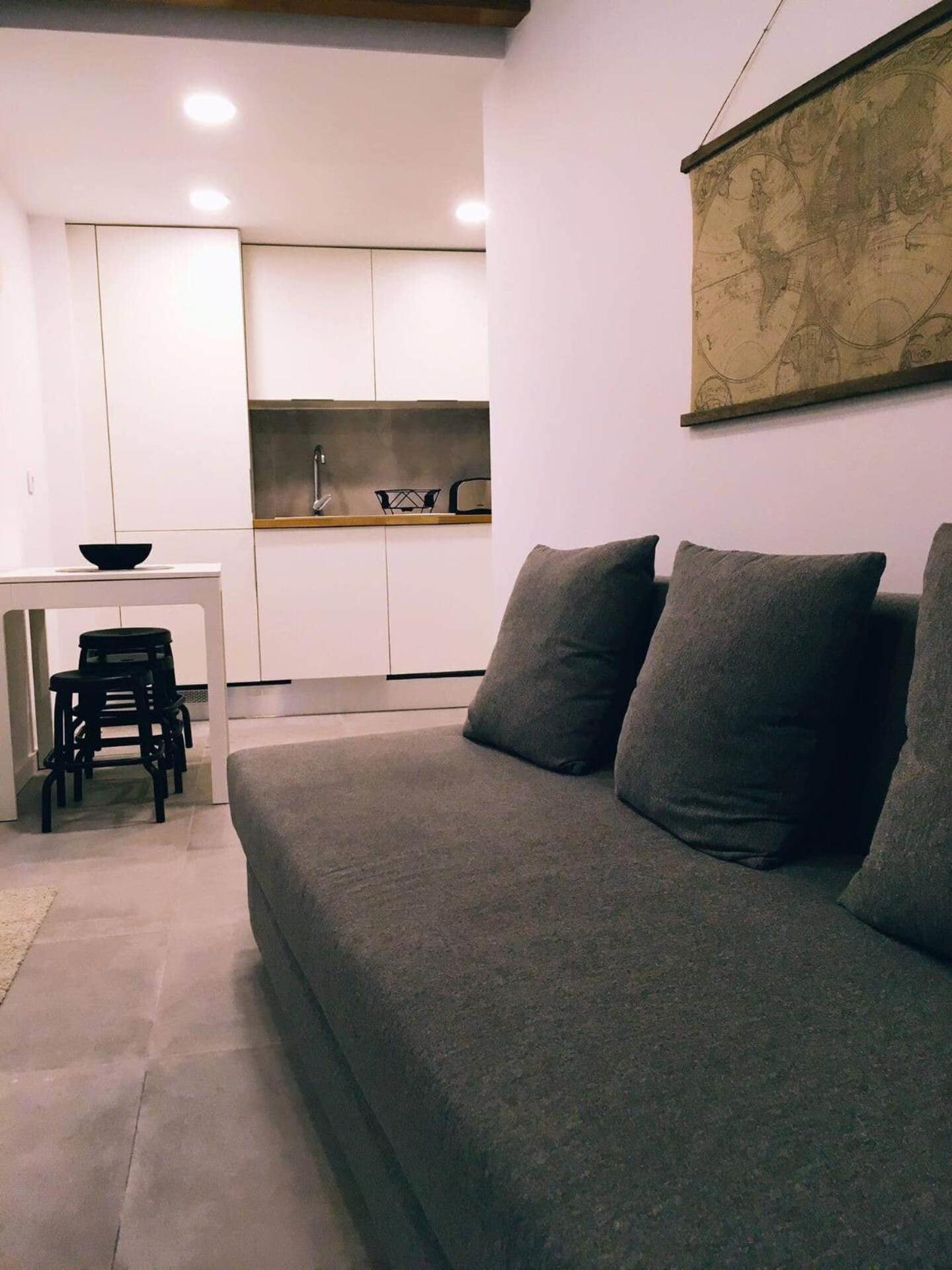 Modern Central Studio B Chiado view 4