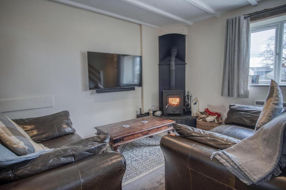 Hiraeth - 3 Bedroom Cottage - St Florence view 2