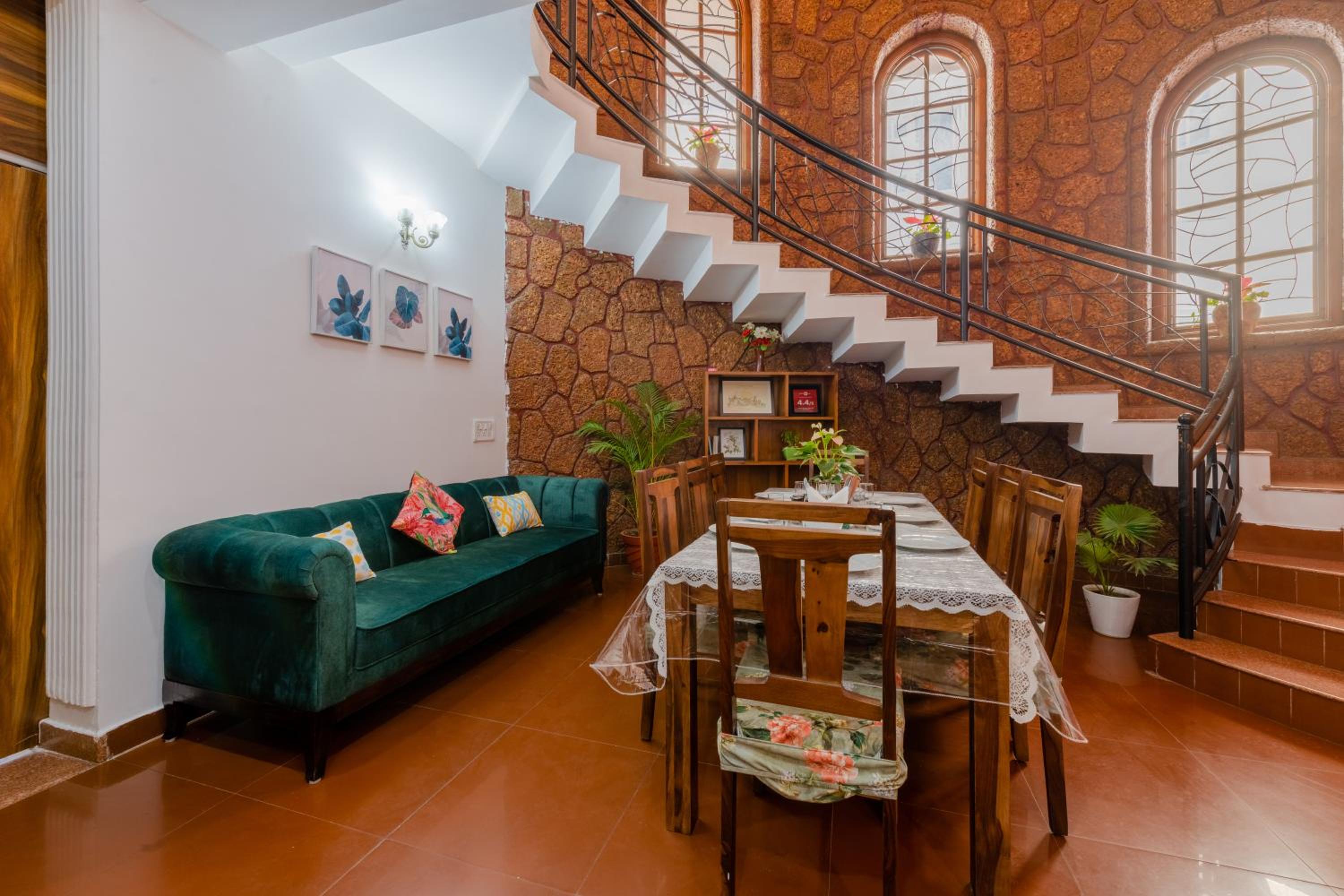 Redstone Villa by Revkeys view 2