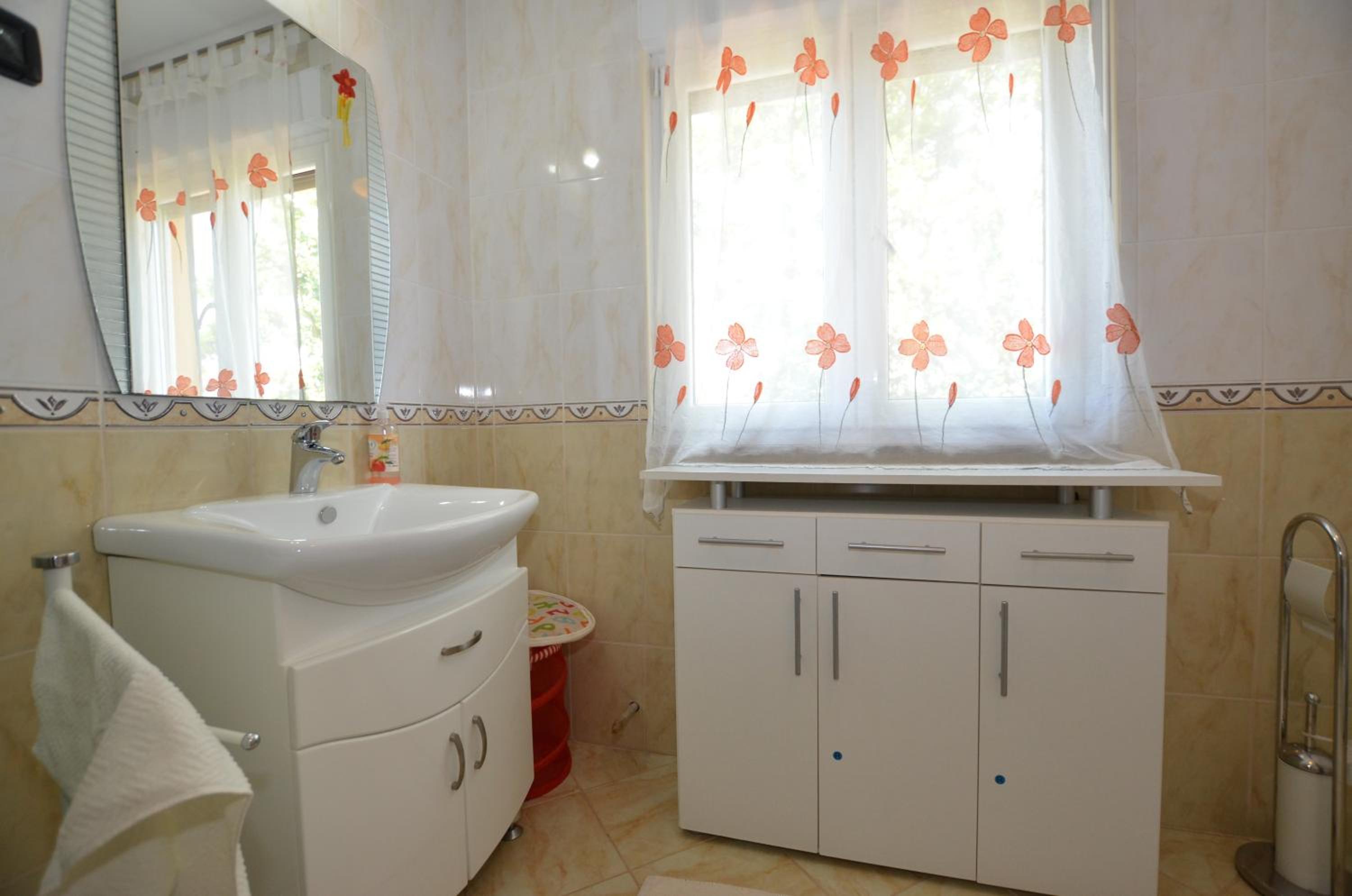 Mari House