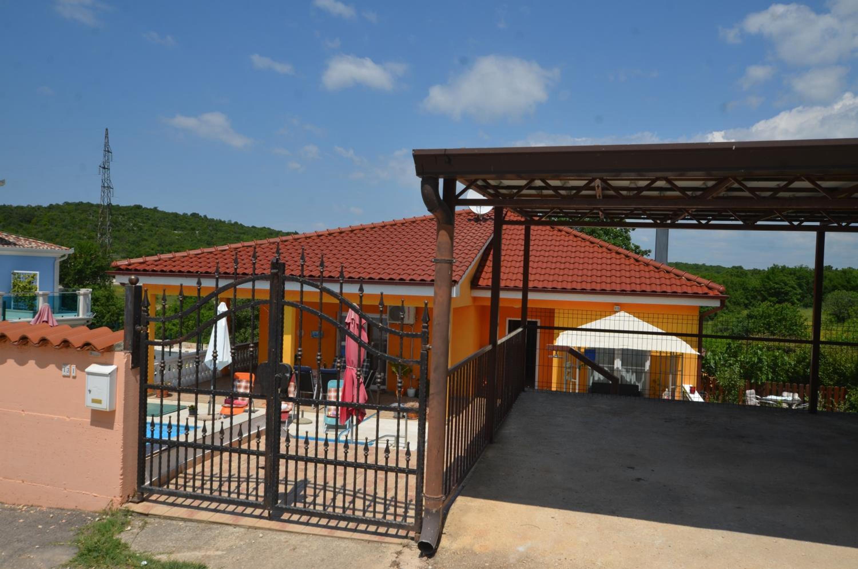 Mari House