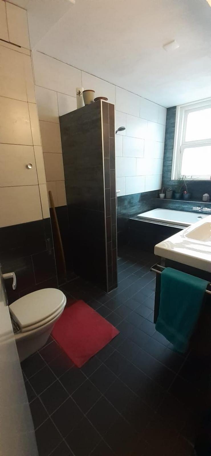 CHARLOTTE, not for parties, not a hotel, room with shared bathroom, no kitchen
