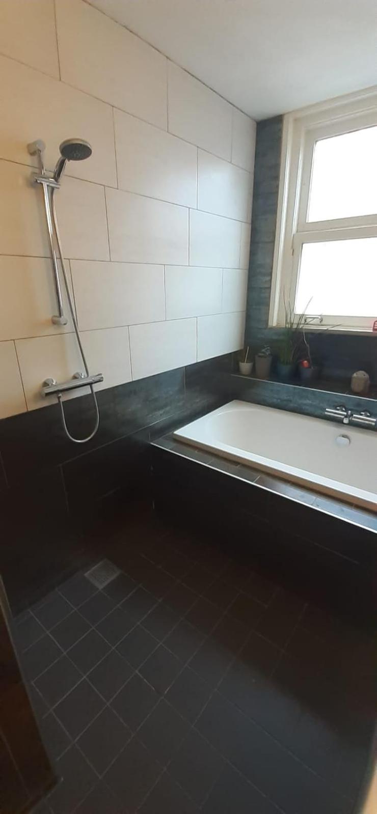 CHARLOTTE, not for parties, not a hotel, room with shared bathroom, no kitchen