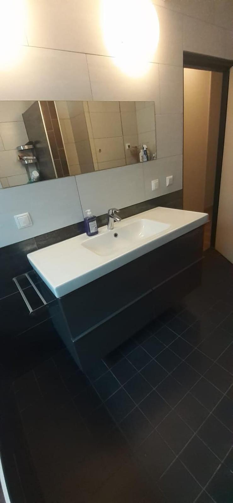 CHARLOTTE, not for parties, not a hotel, room with shared bathroom, no kitchen