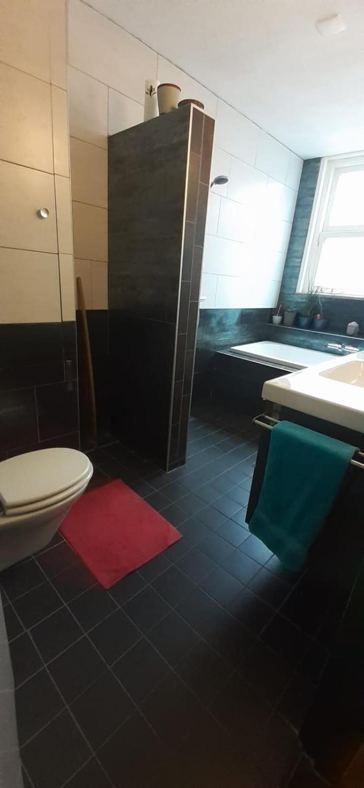 CHARLOTTE, not for parties, not a hotel, room with shared bathroom, no kitchen
