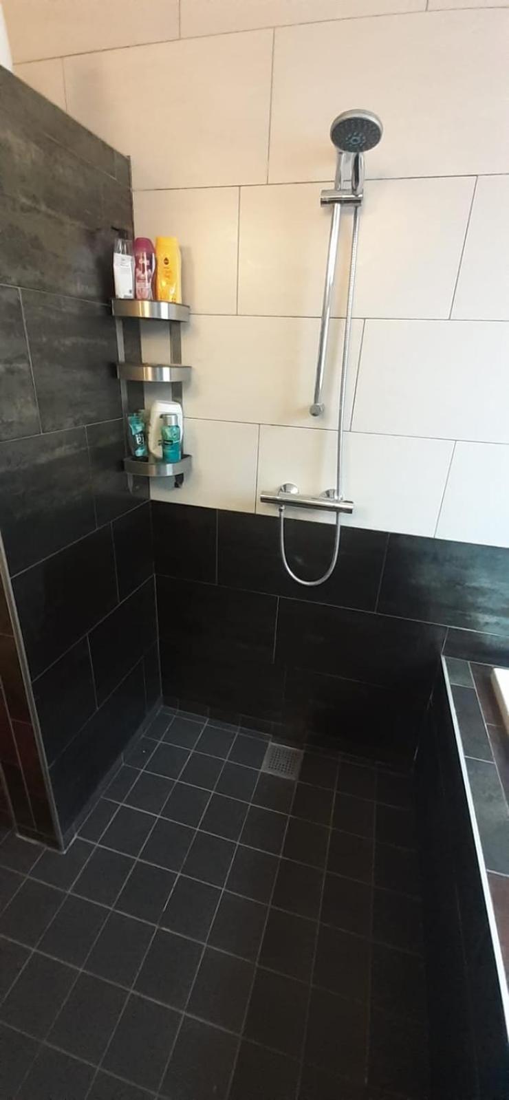 CHARLOTTE, not for parties, not a hotel, room with shared bathroom, no kitchen