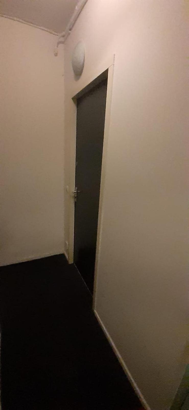 CHARLOTTE, not for parties, not a hotel, room with shared bathroom, no kitchen