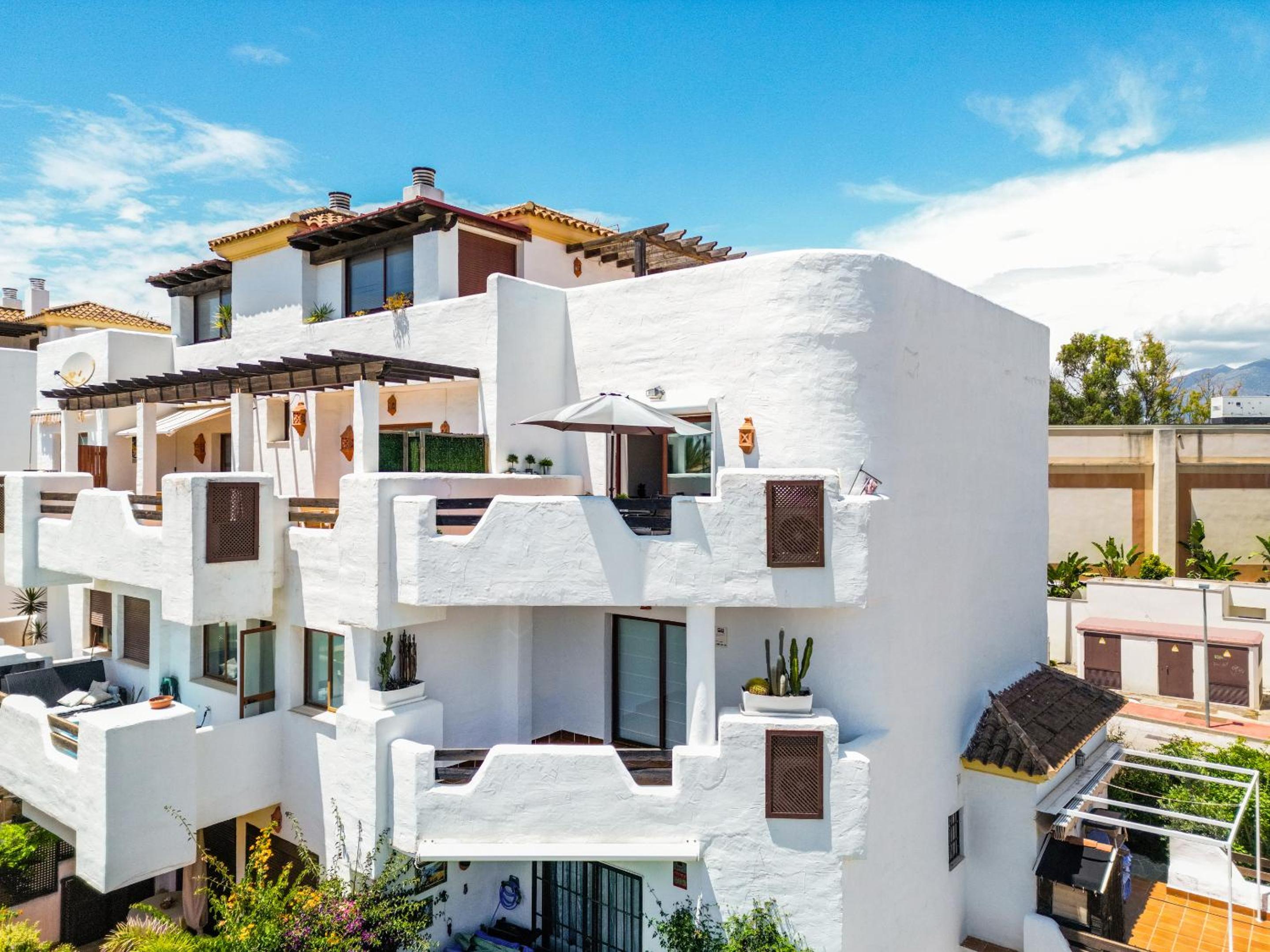 2 bedroom apt close to the sea view 3