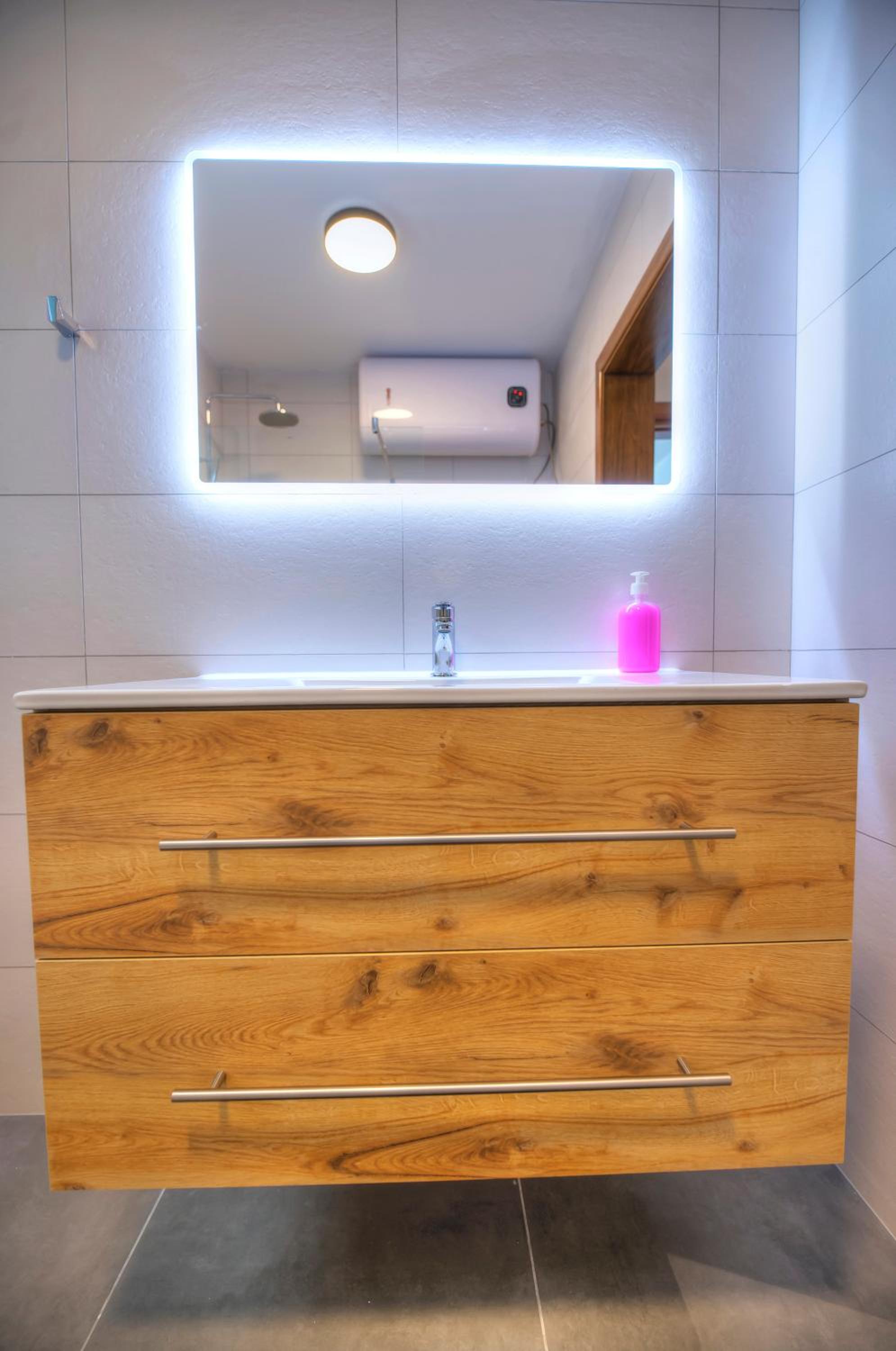 Spacious & Tastefully furnished 3 bedrooms RCUT1-1 view 5