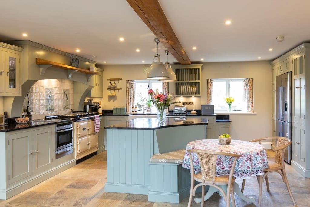Country Manor House near Tetbury view 3