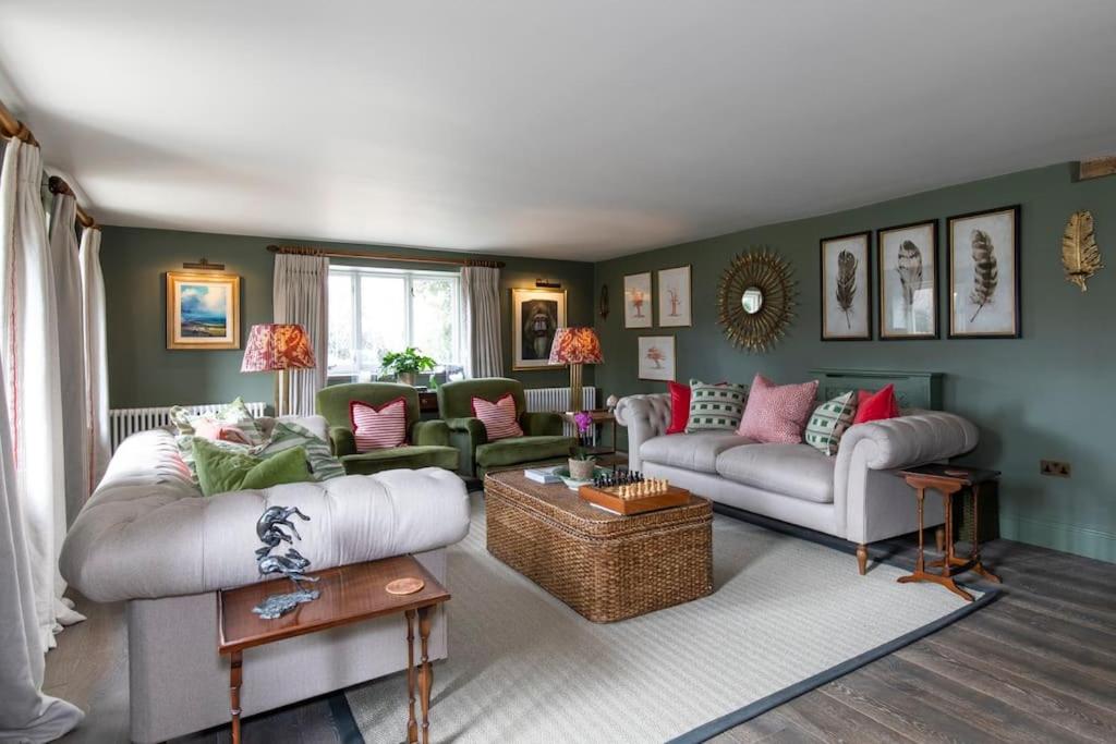 Country Manor House near Tetbury view 4
