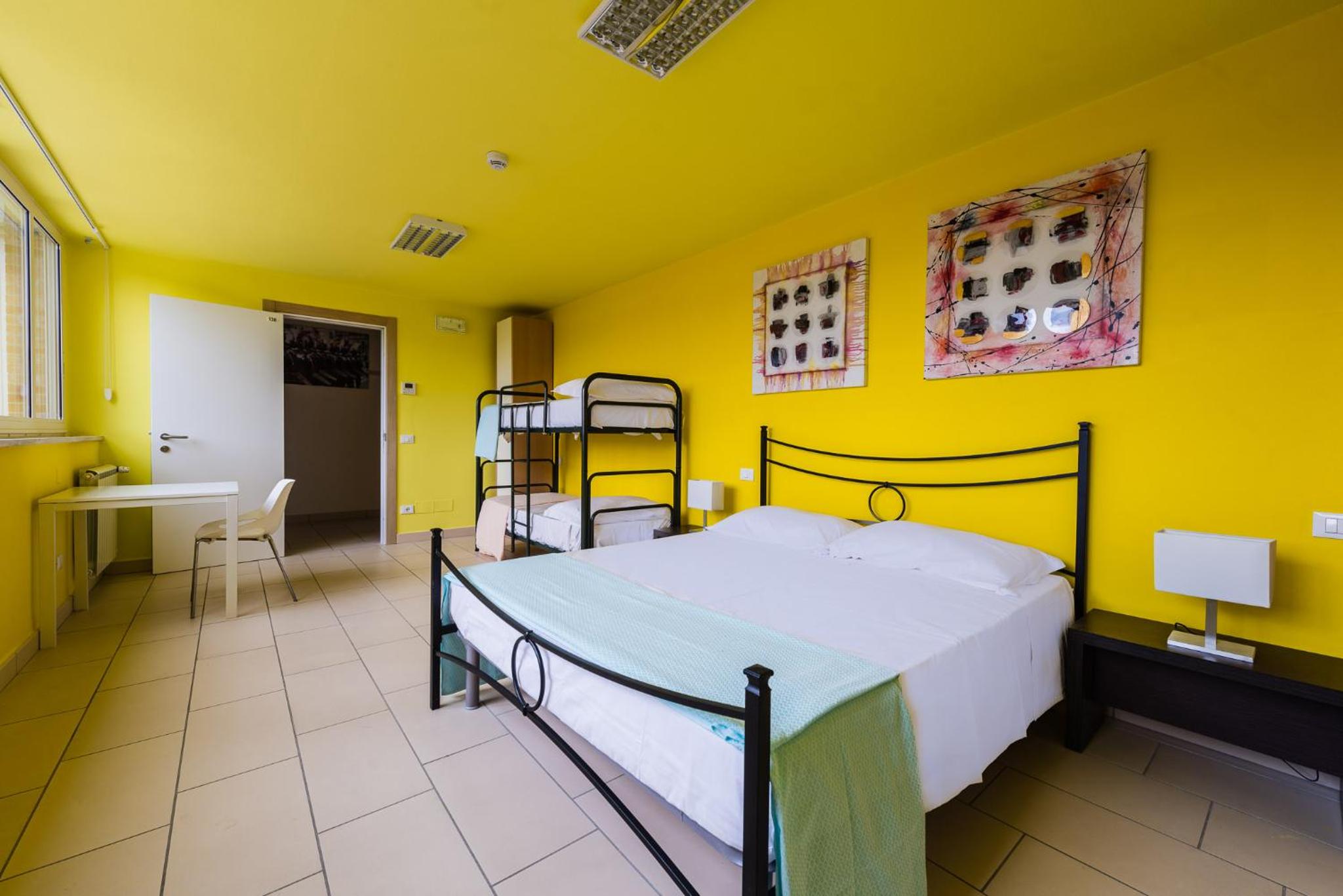Eliopoli Beach Hostel & Restaurant
