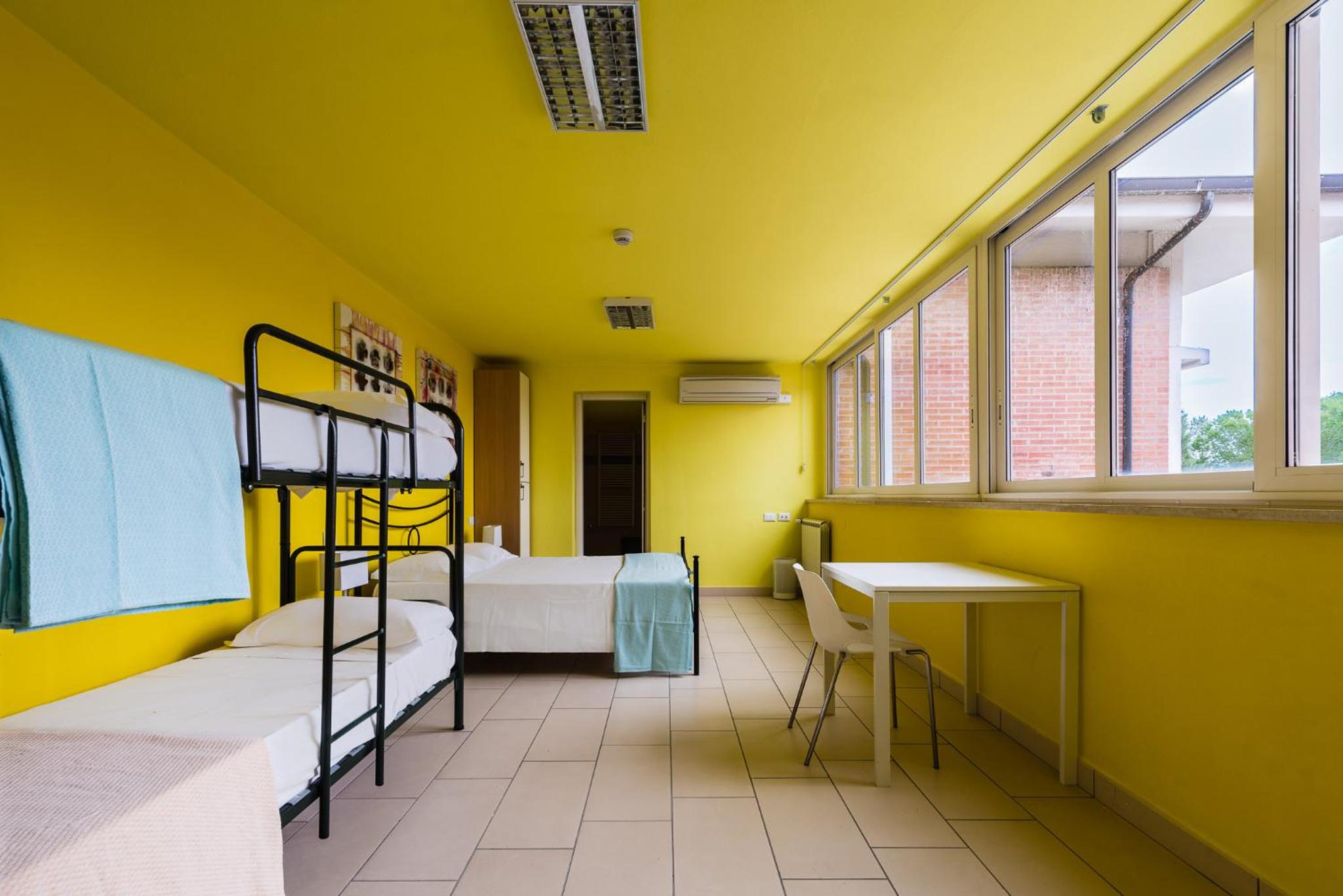 Eliopoli Beach Hostel & Restaurant