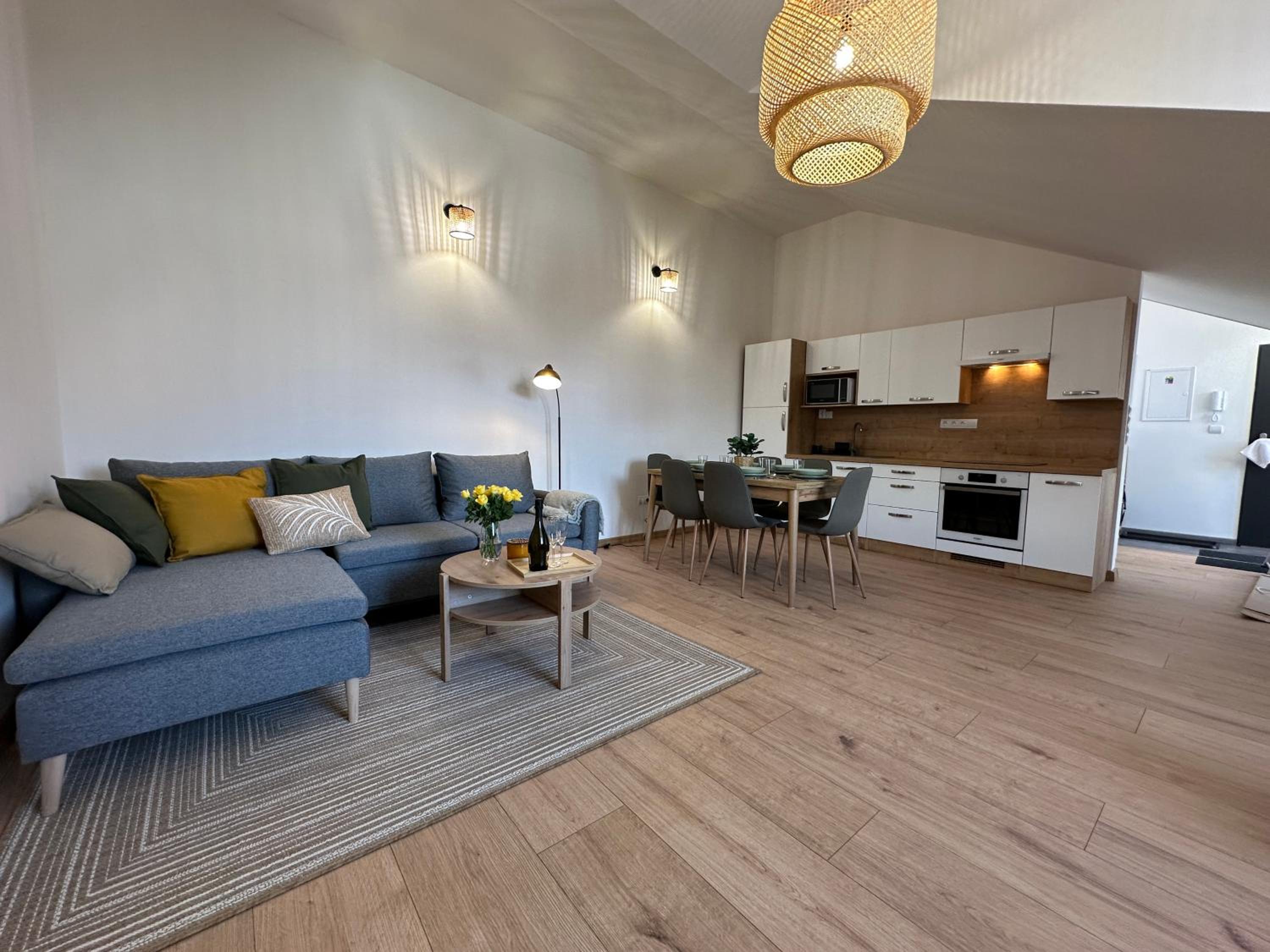 GREEN Apartment – City Centre – Main Square view 2