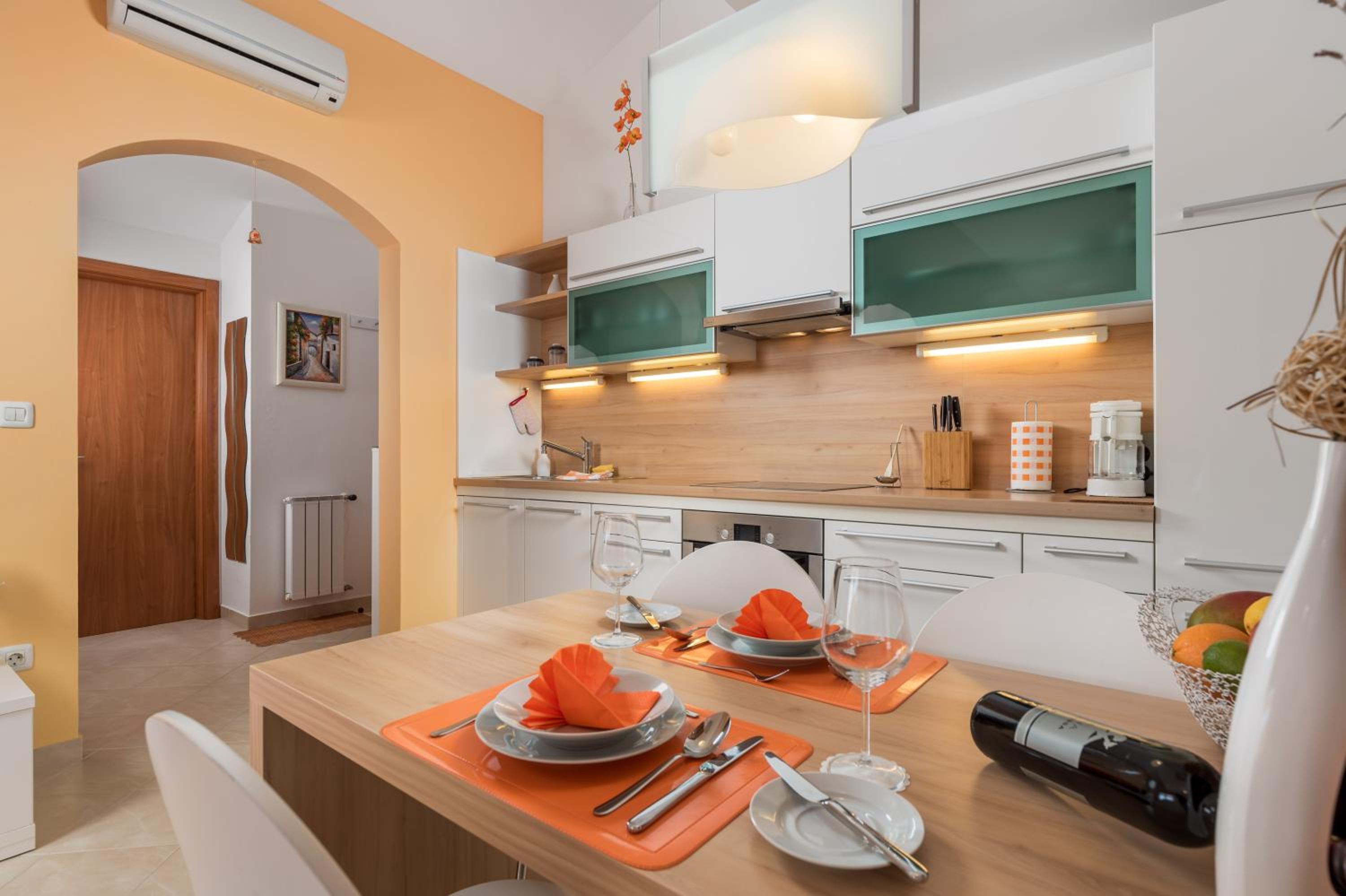 Rona Apartment JM 38 view 2