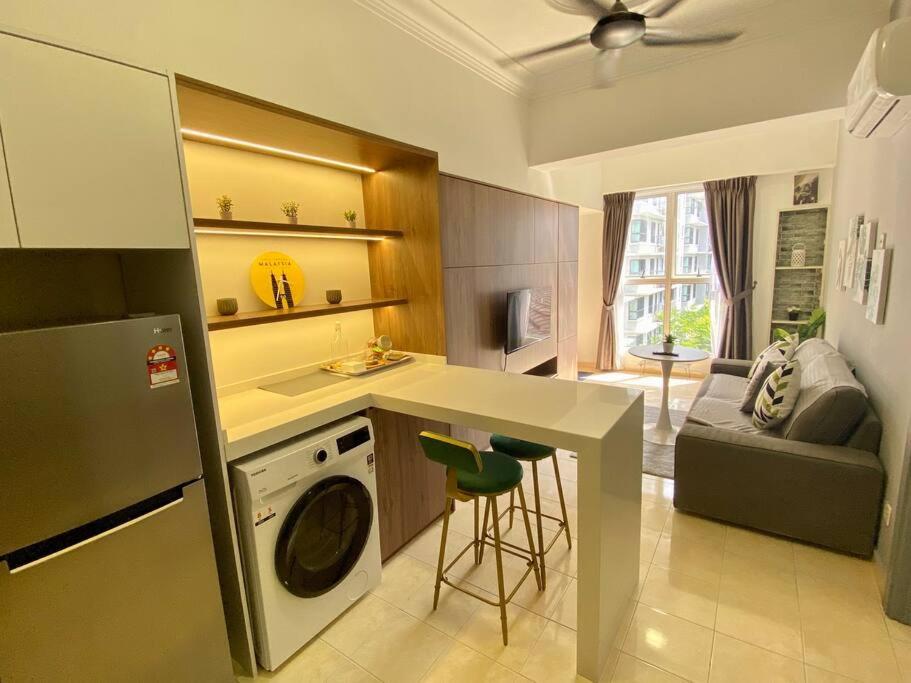 Cosy 2 Bedder Near KLCC I 500mbps Wi-Fi I Smart TV with Netflix Function