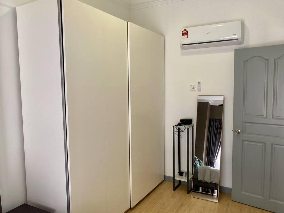 Cosy 2 Bedder Near KLCC I 500mbps Wi-Fi I Smart TV with Netflix Function