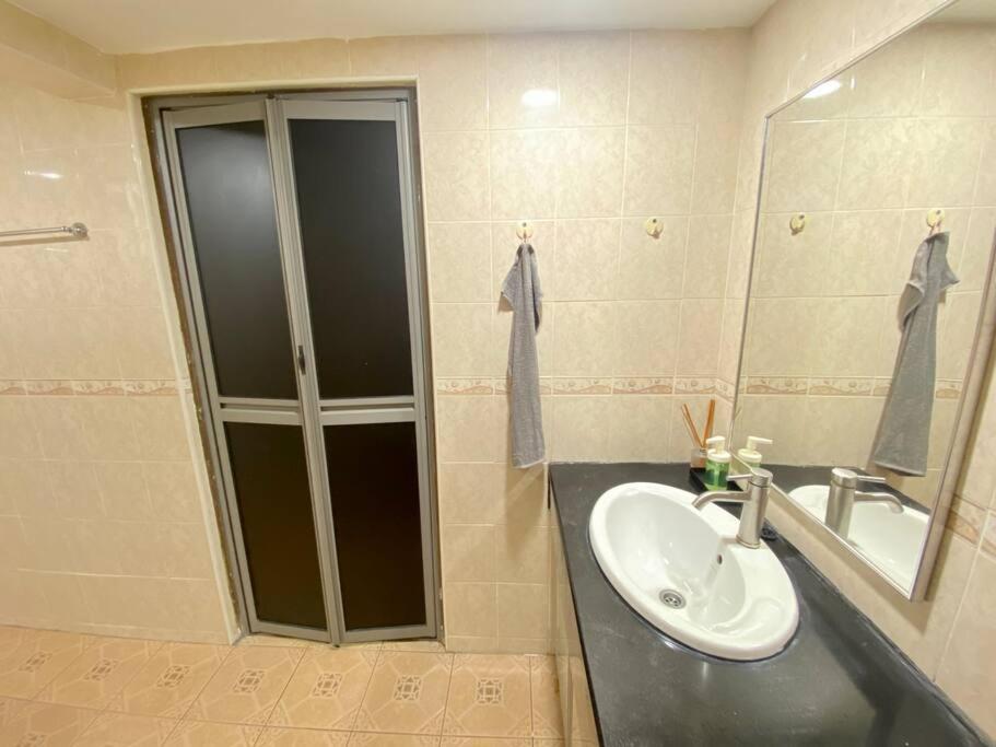 Cosy 2 Bedder Near KLCC I 500mbps Wi-Fi I Smart TV with Netflix Function