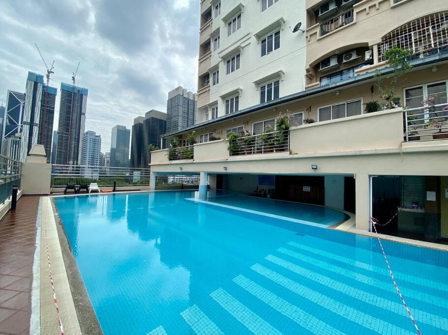 Cosy 2 Bedder Near KLCC I 500mbps Wi-Fi I Smart TV with Netflix Function