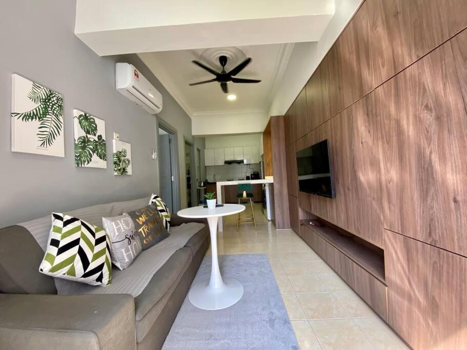 Cosy 2 Bedder Near KLCC I 500mbps Wi-Fi I Smart TV with Netflix Function