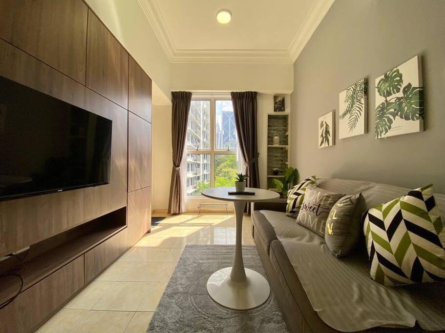 Cosy 2 Bedder Near KLCC I 500mbps Wi-Fi I Smart TV with Netflix Function