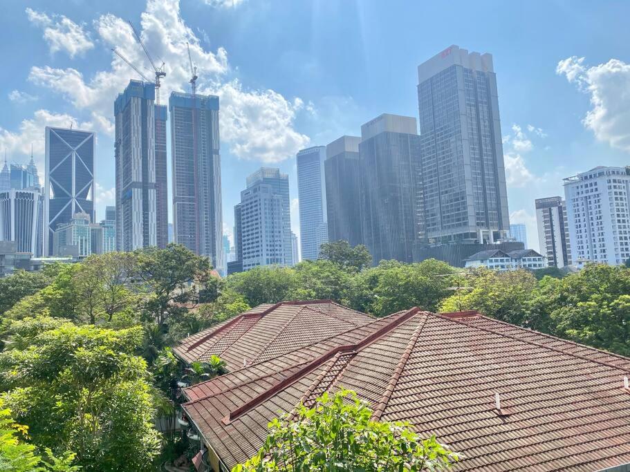 Cosy 2 Bedder Near KLCC I 500mbps Wi-Fi I Smart TV with Netflix Function