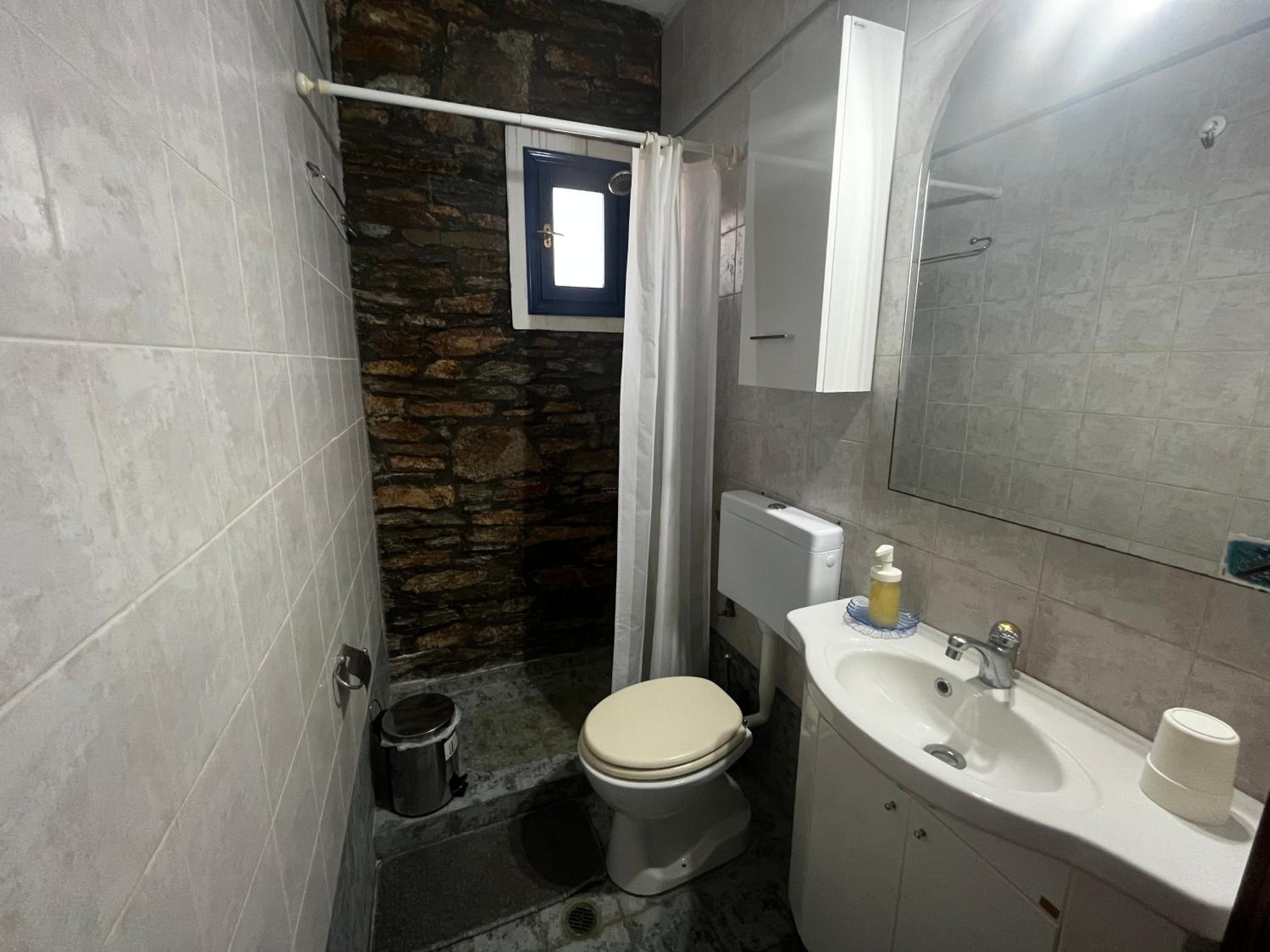 Cycladic House KRIOS with a Pool and 2min from the beach