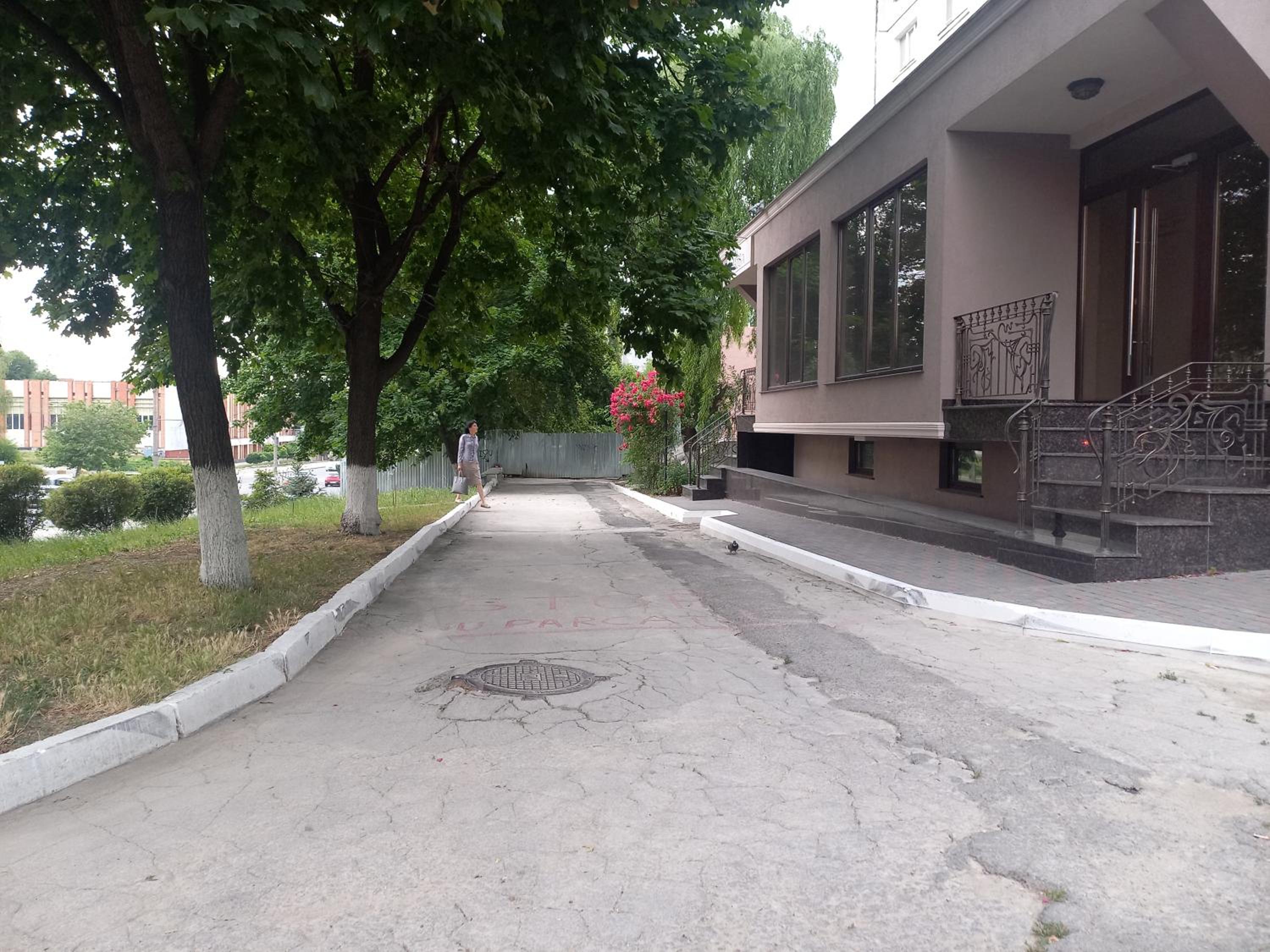 Rose Valley Center Chisinau view 5