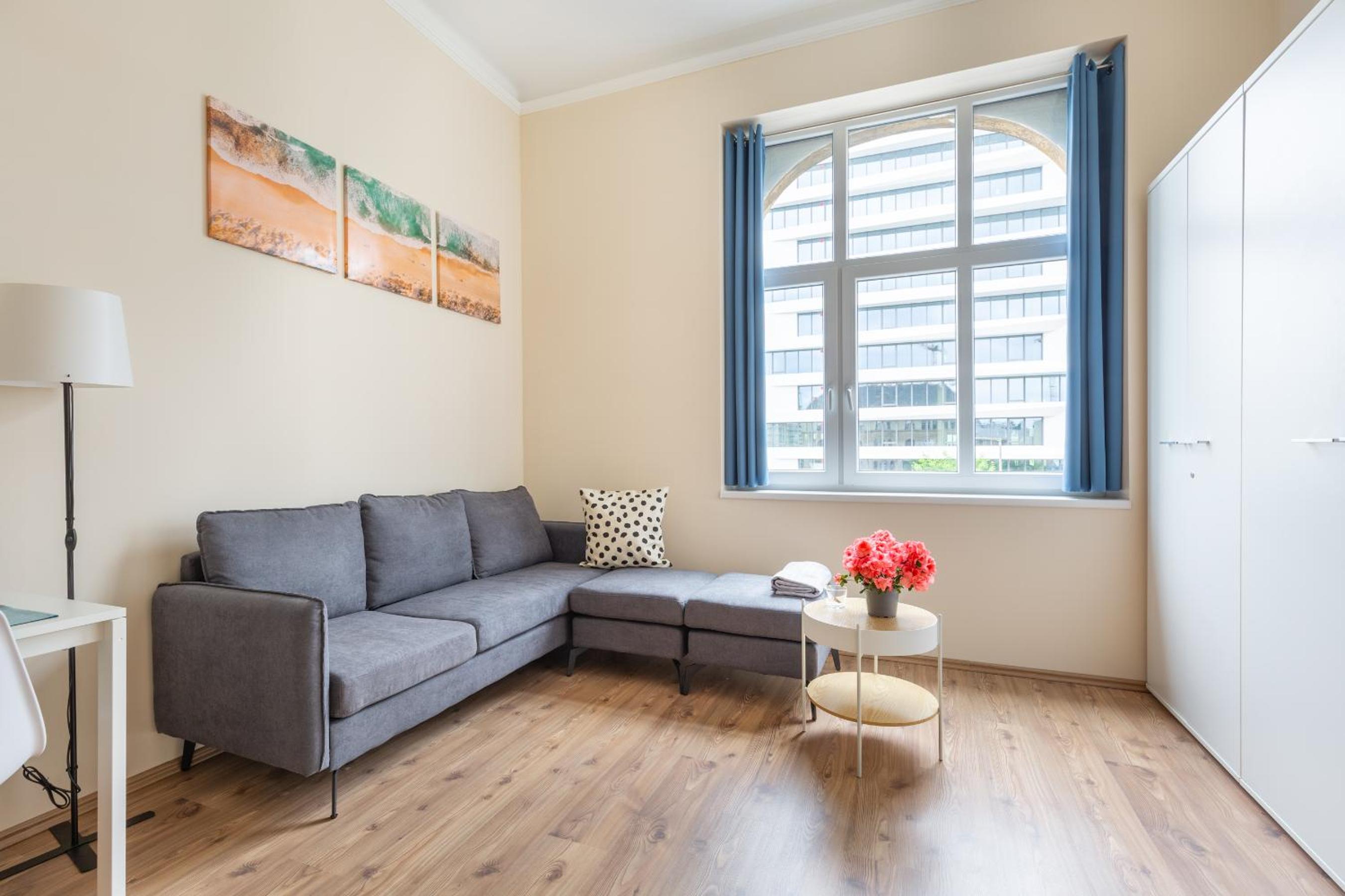 Mezzanine Apartments - Air Conditioned Studios view 2