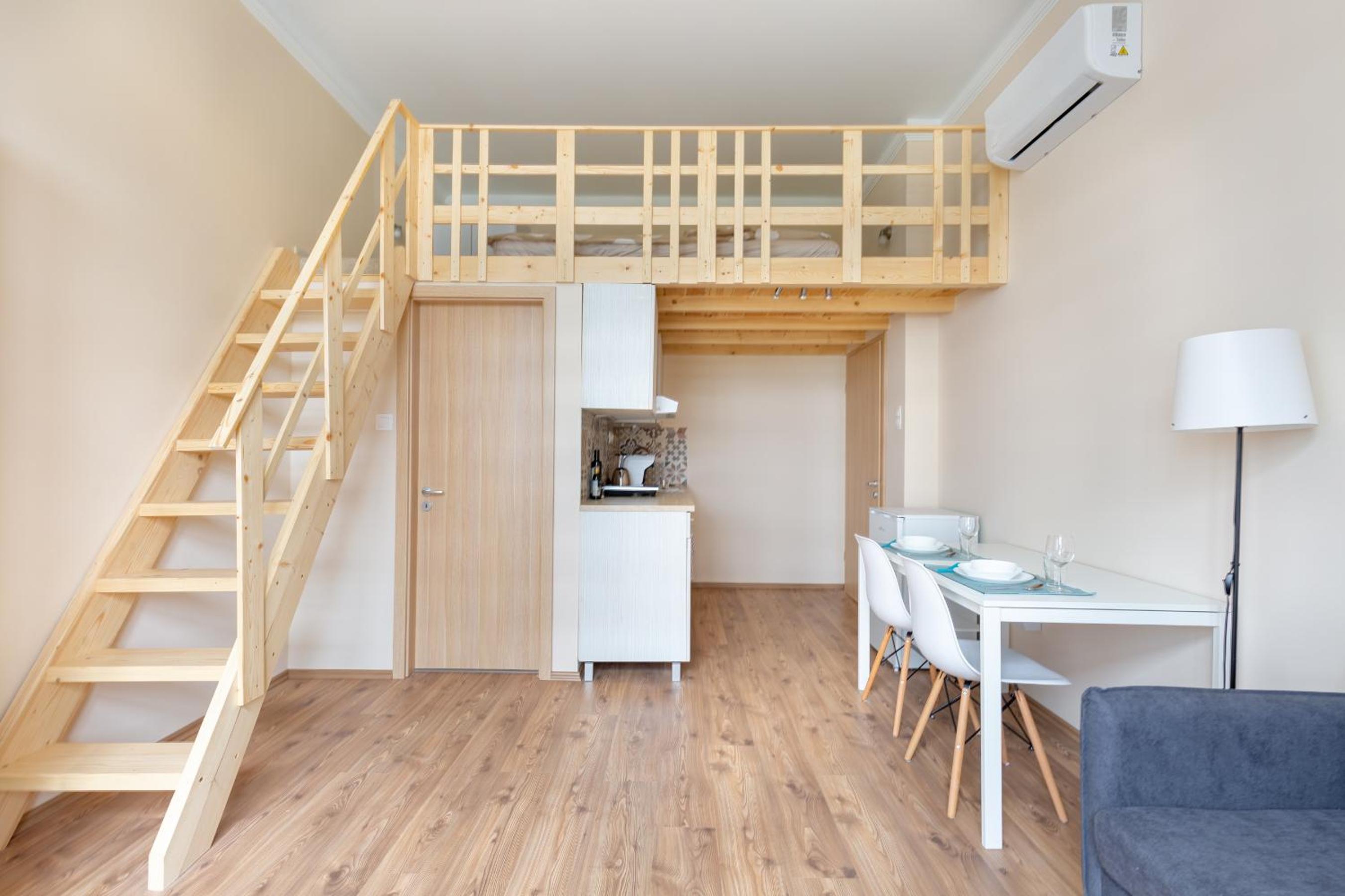 Mezzanine Apartments - Air Conditioned Studios view 3