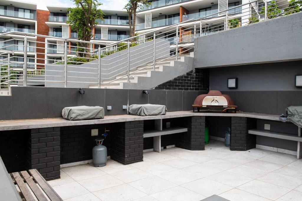 Coral Point Executive studio Apartment E316 view 4