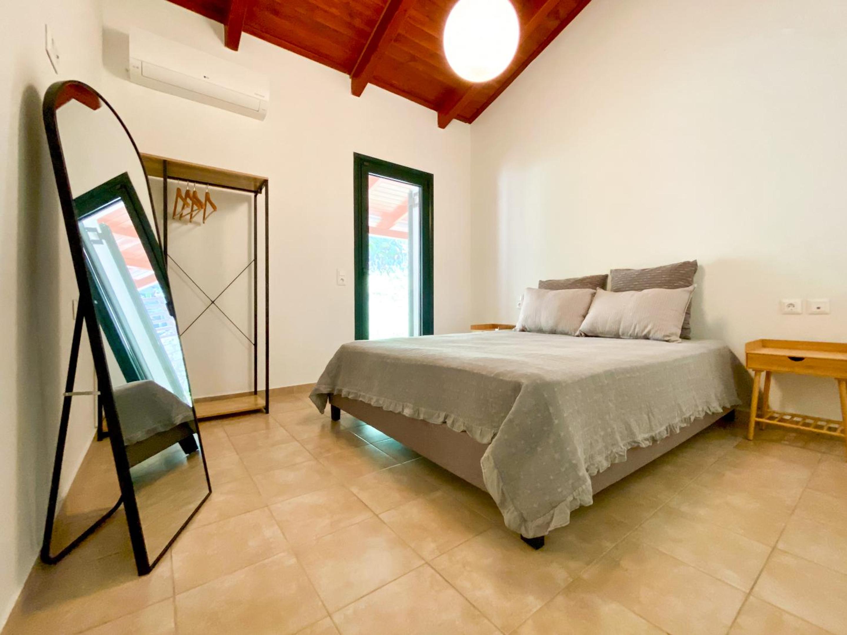 Yiamas Seaside Cottage in Paliokastro near Heraklion City view 4