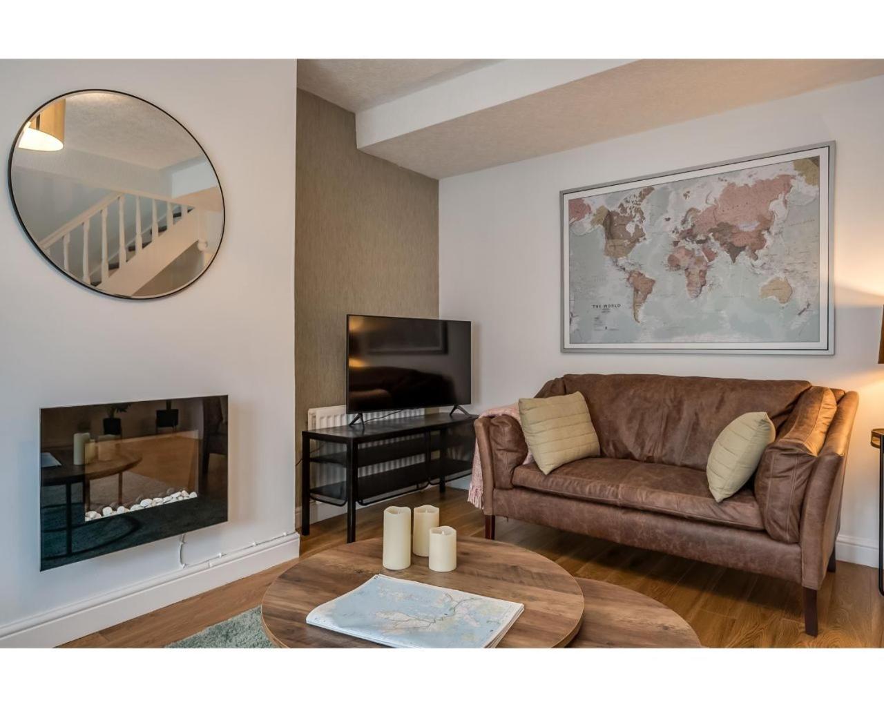 Central Belfast Apartments BELFAST WORK-REST-PLAY R&R view 2