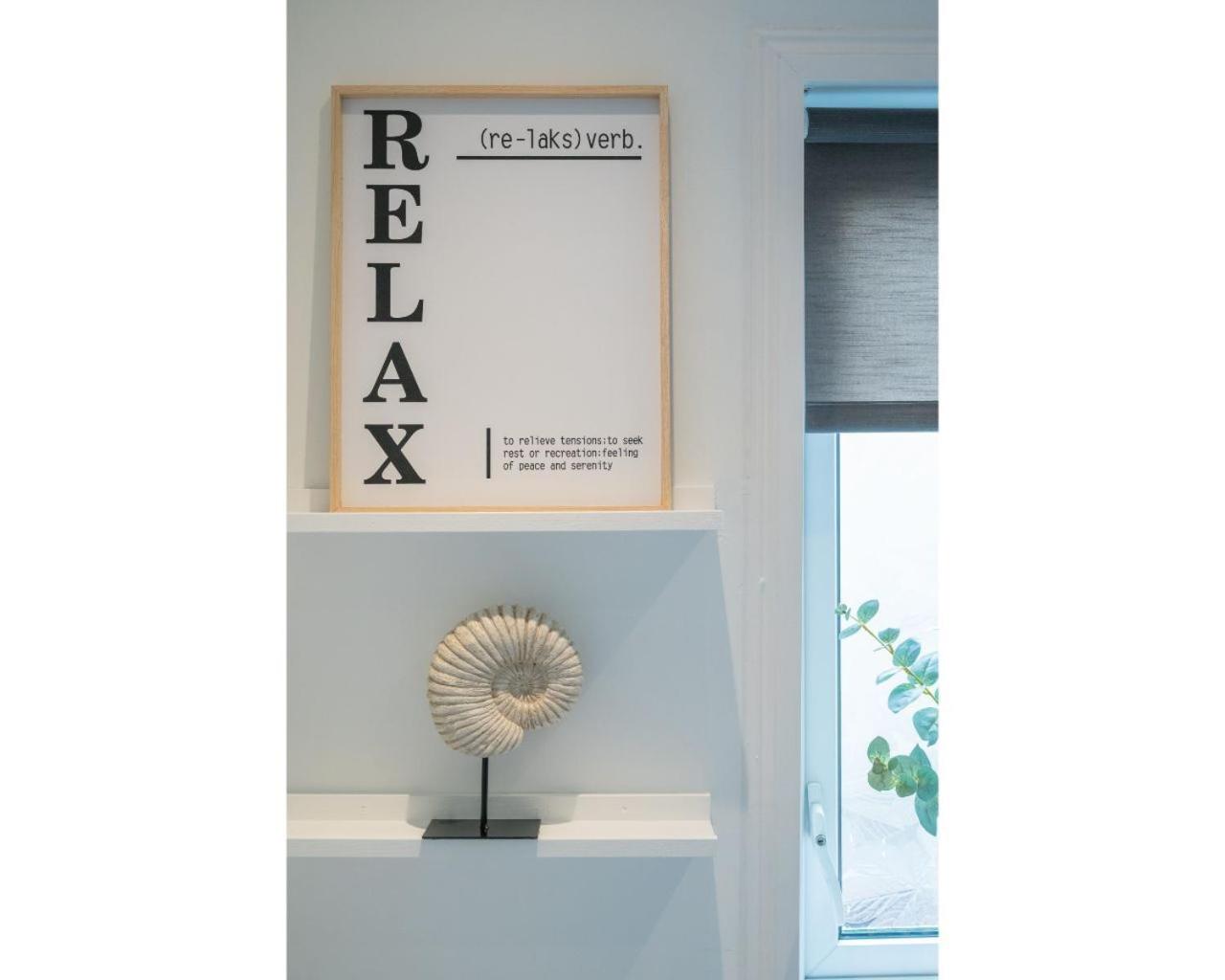 Central Belfast Apartments BELFAST WORK-REST-PLAY R&R view 3