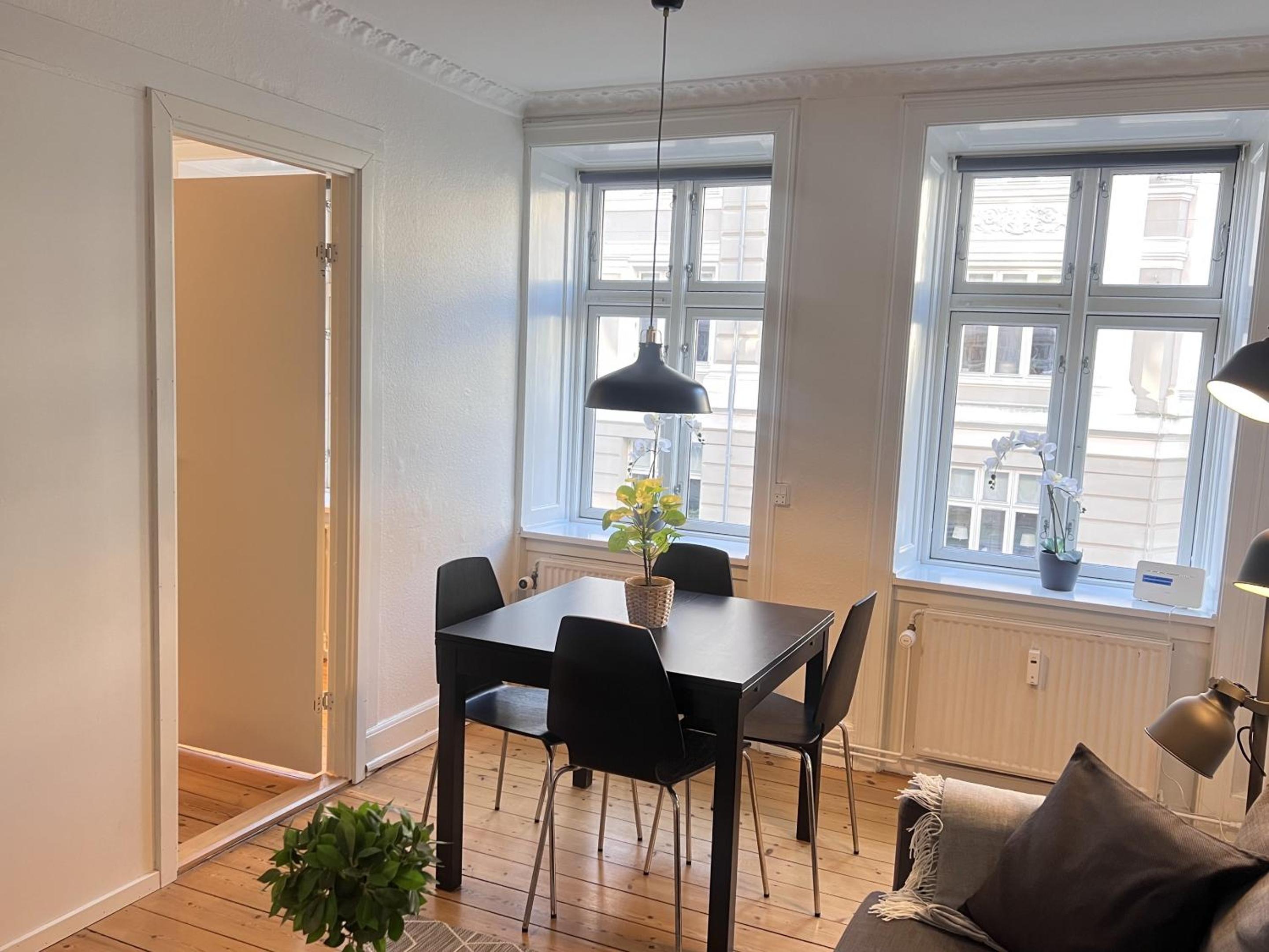 One Bedroom Apartment In Copenhagen, Oehlenschlgersgade 53, 2 view 2