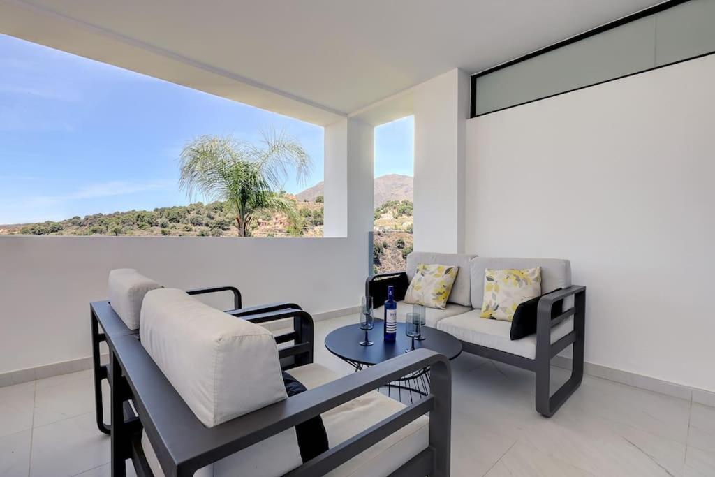 Luxurious Apartment at Estepona Hills with stunning views