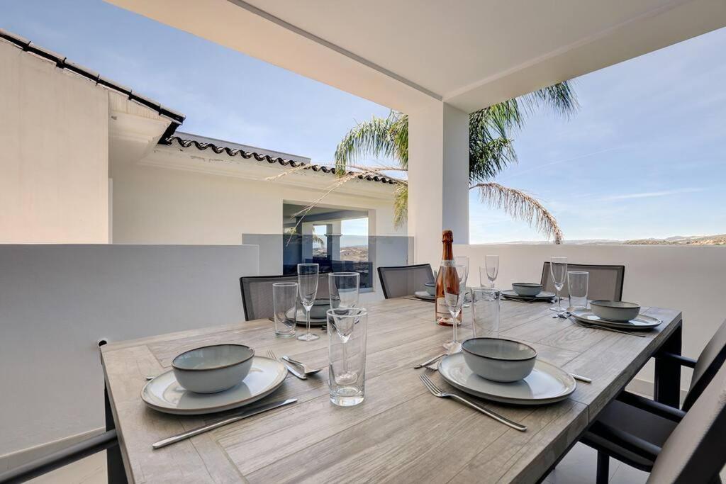 Luxurious Apartment at Estepona Hills with stunning views