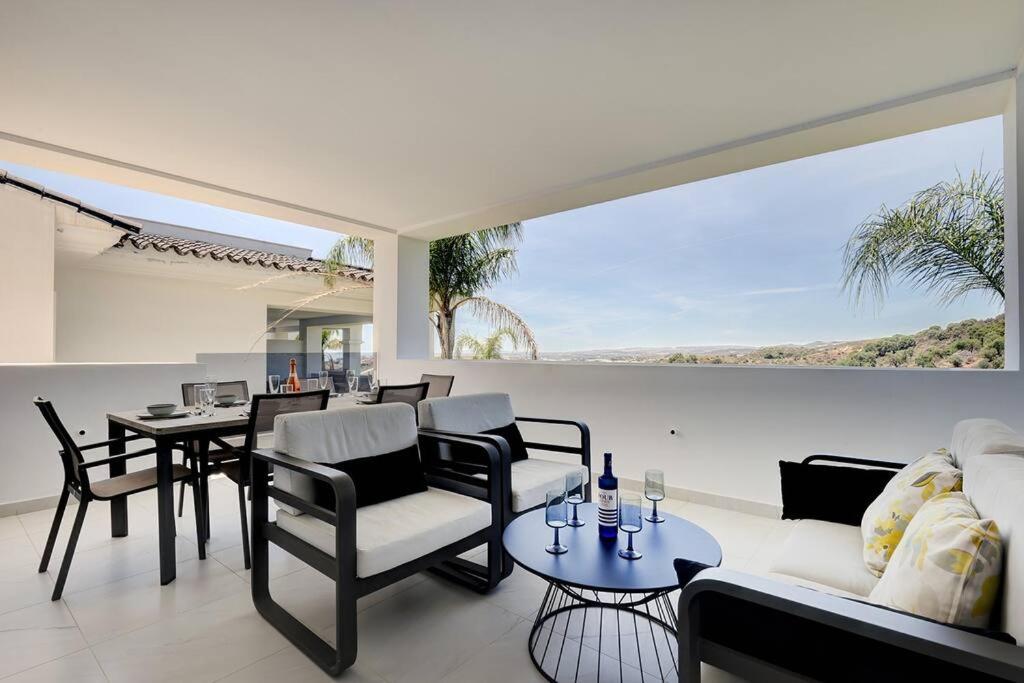 Luxurious Apartment at Estepona Hills with stunning views