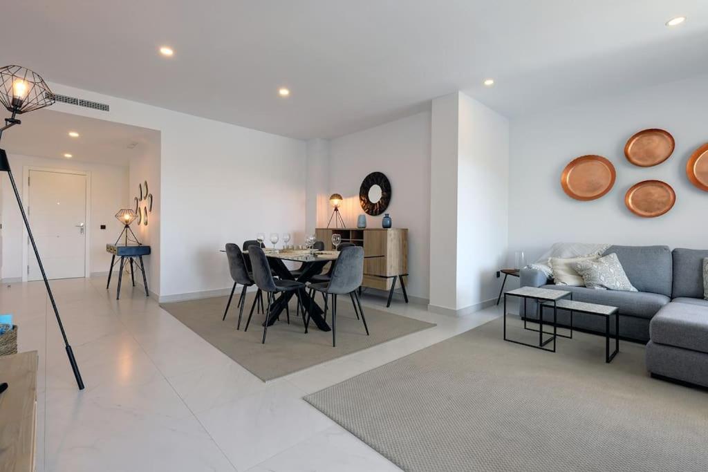 Luxurious Apartment at Estepona Hills with stunning views