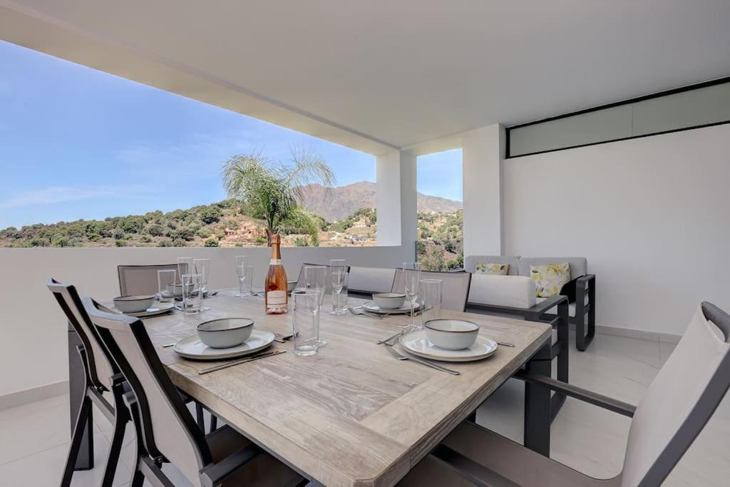 Luxurious Apartment at Estepona Hills with stunning views