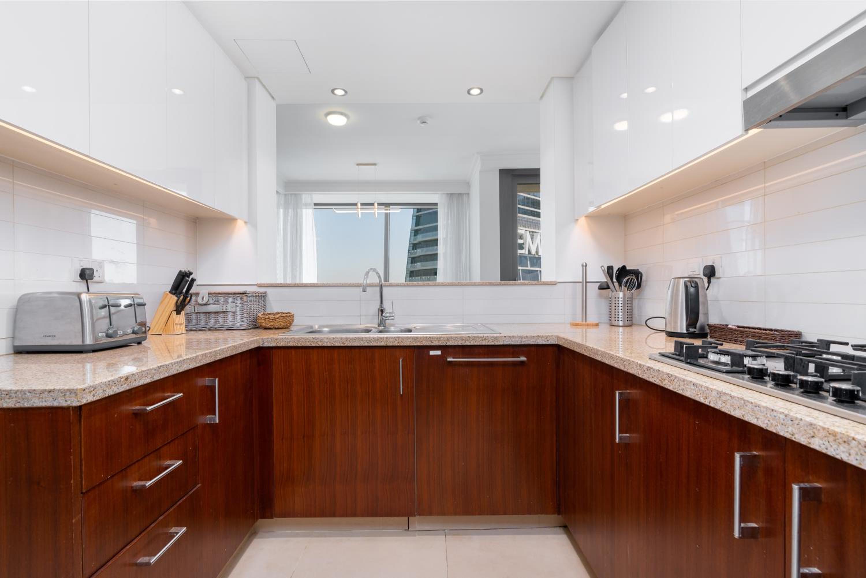 Vacay Lettings - Burj Vista high floor Burj Khalifa & Fountain view