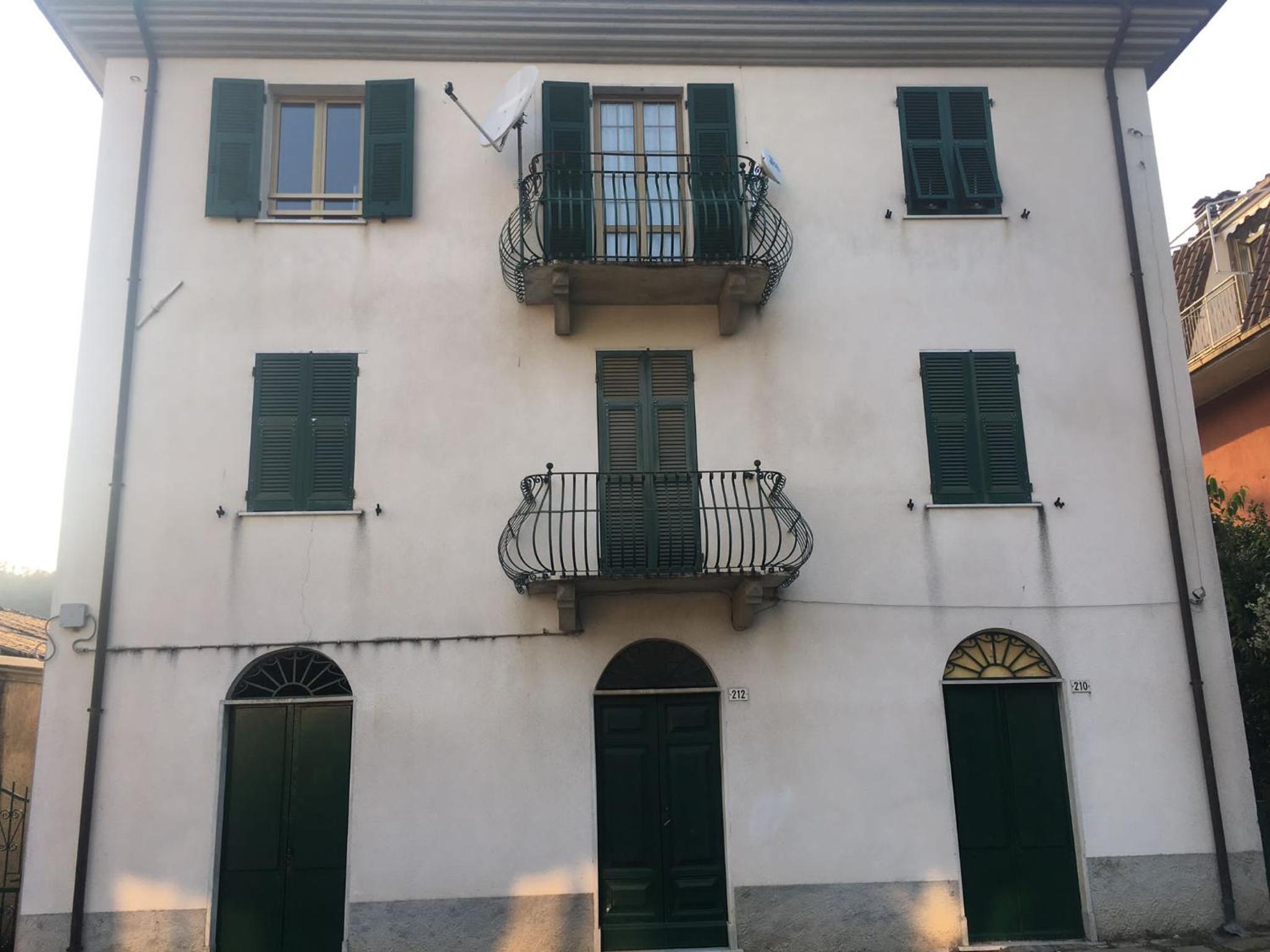 Cà du Miliu view 2