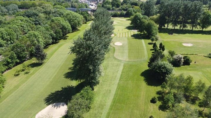 Luxury West London 3BR House, Cul De Sac view 3