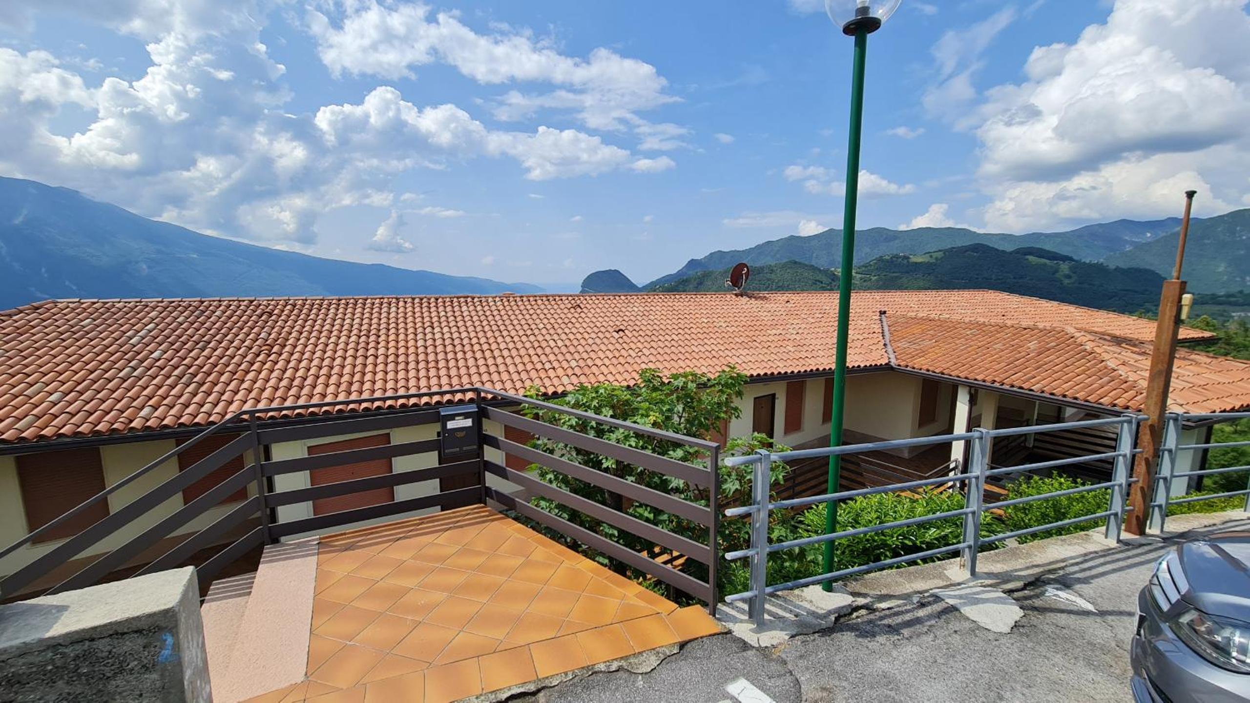 Casa Irene le Balze appartamento vista lago view 2