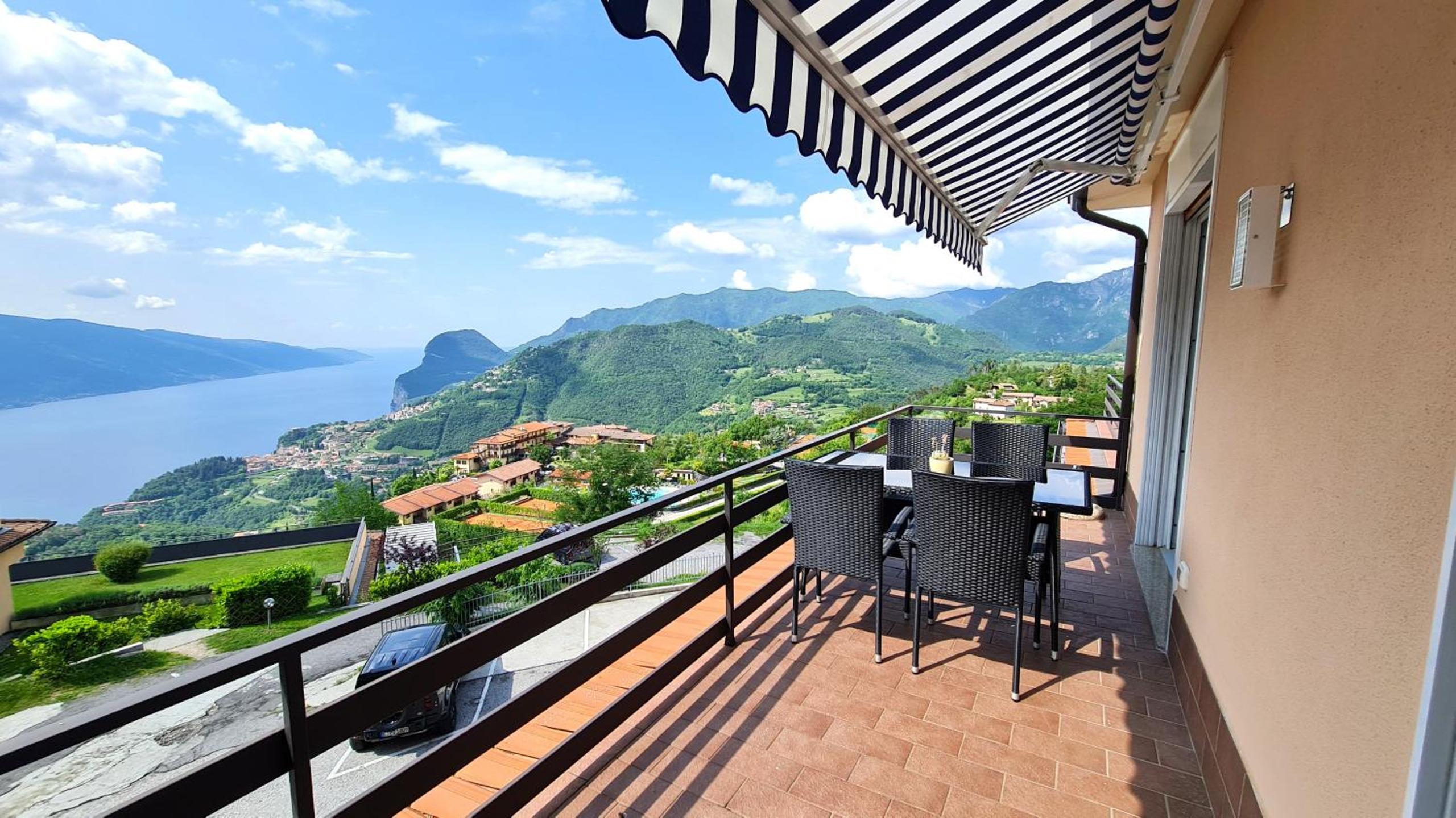 Casa Irene le Balze appartamento vista lago view 3