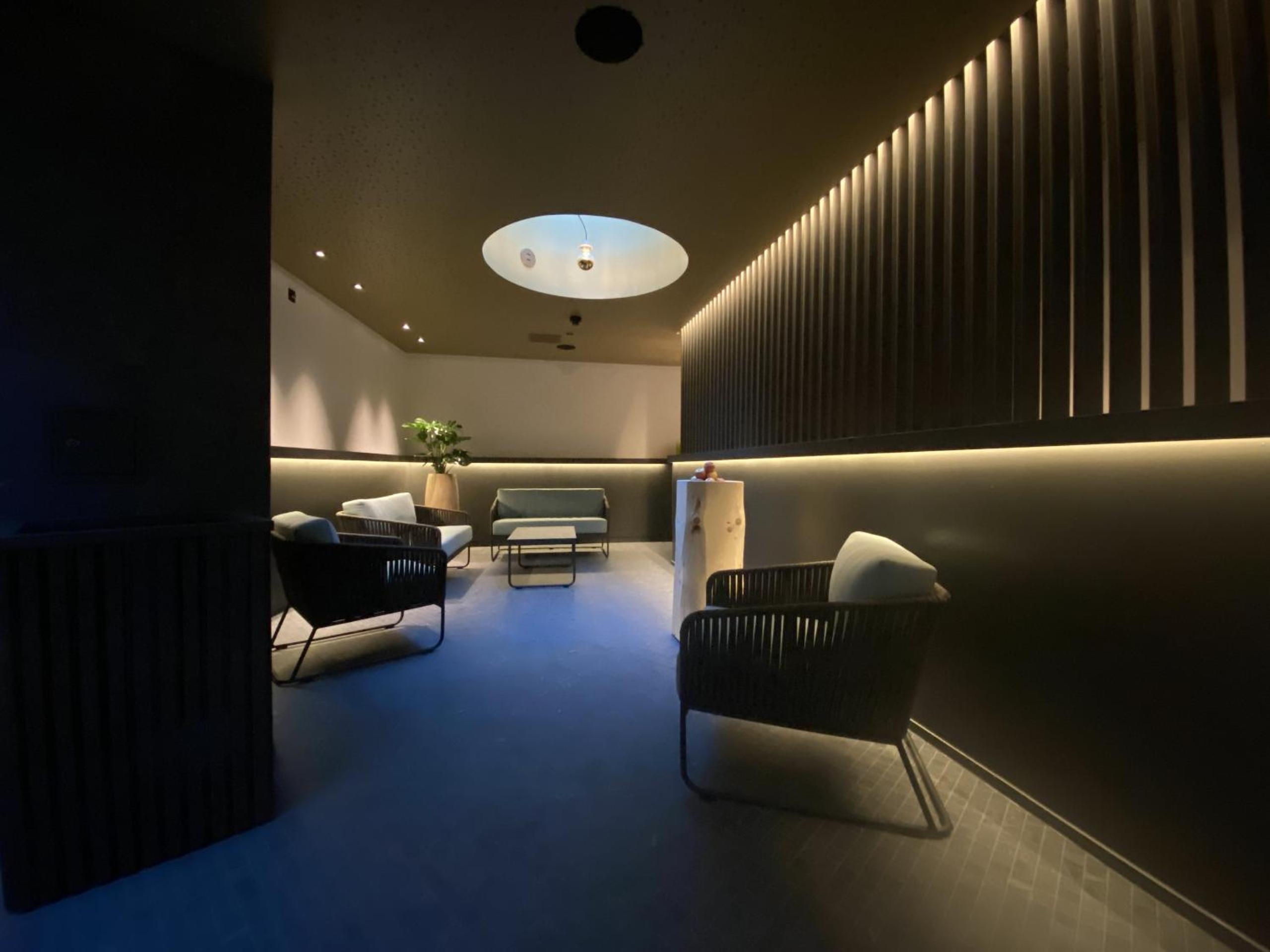 Apartment with hotel spa and pool